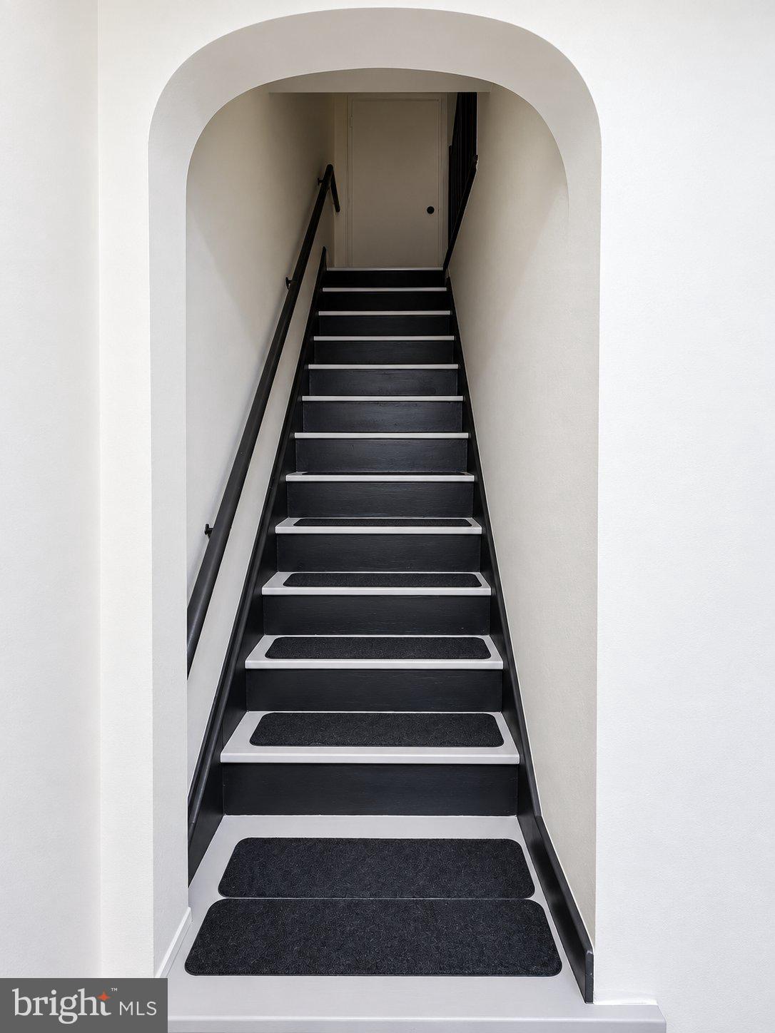 542 S 9TH STREET