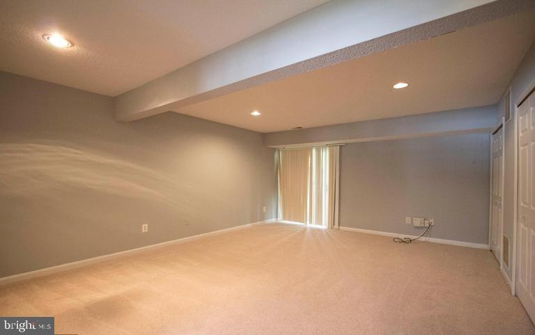 KNOLLS AT BULL RUN - Residential Lease