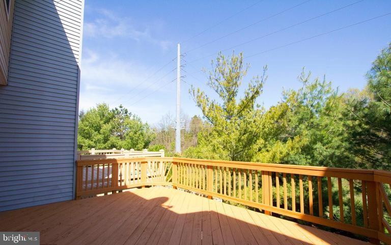 KNOLLS AT BULL RUN - Residential Lease