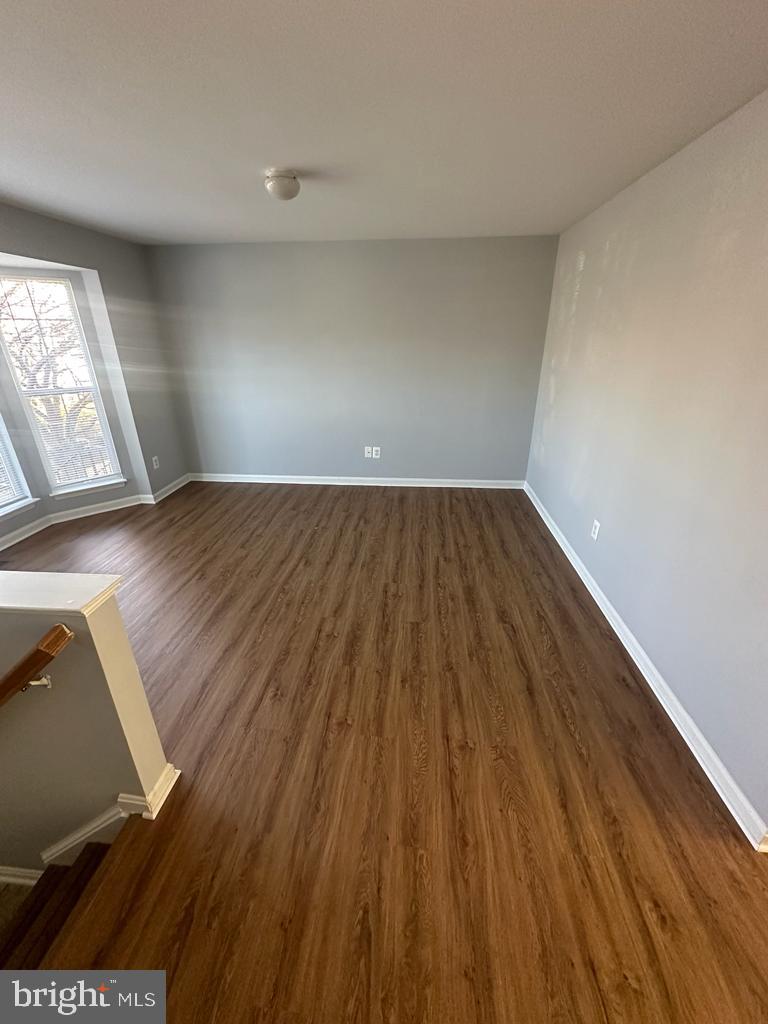 KNOLLS AT BULL RUN - Residential Lease