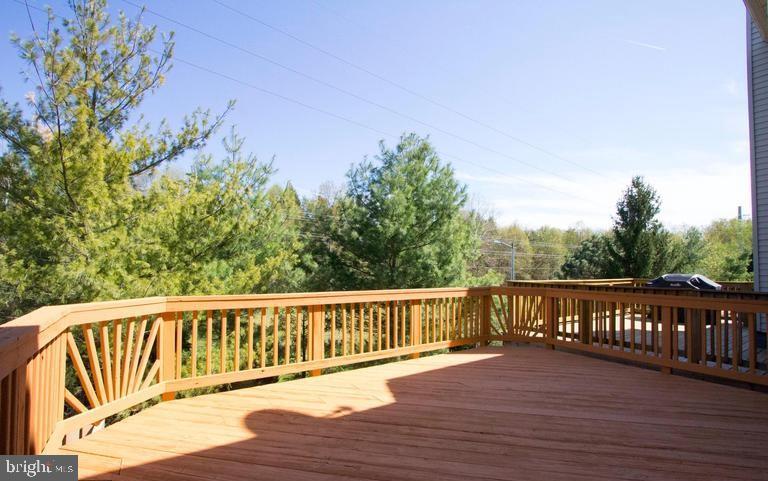 KNOLLS AT BULL RUN - Residential Lease