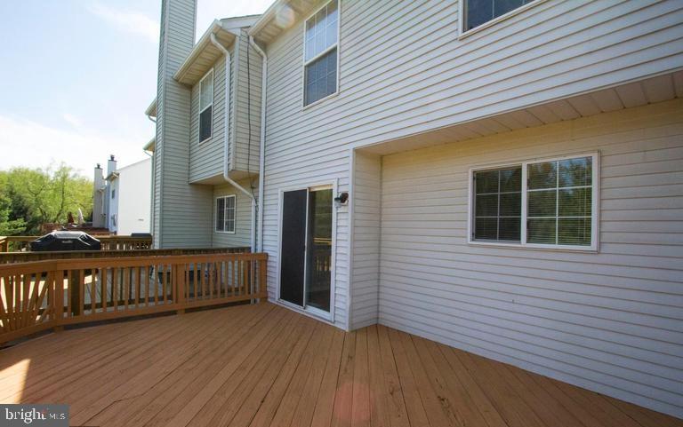 KNOLLS AT BULL RUN - Residential Lease