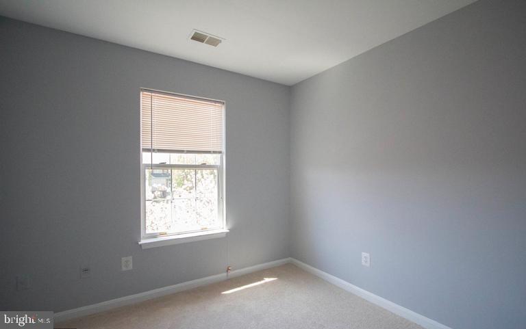 KNOLLS AT BULL RUN - Residential Lease