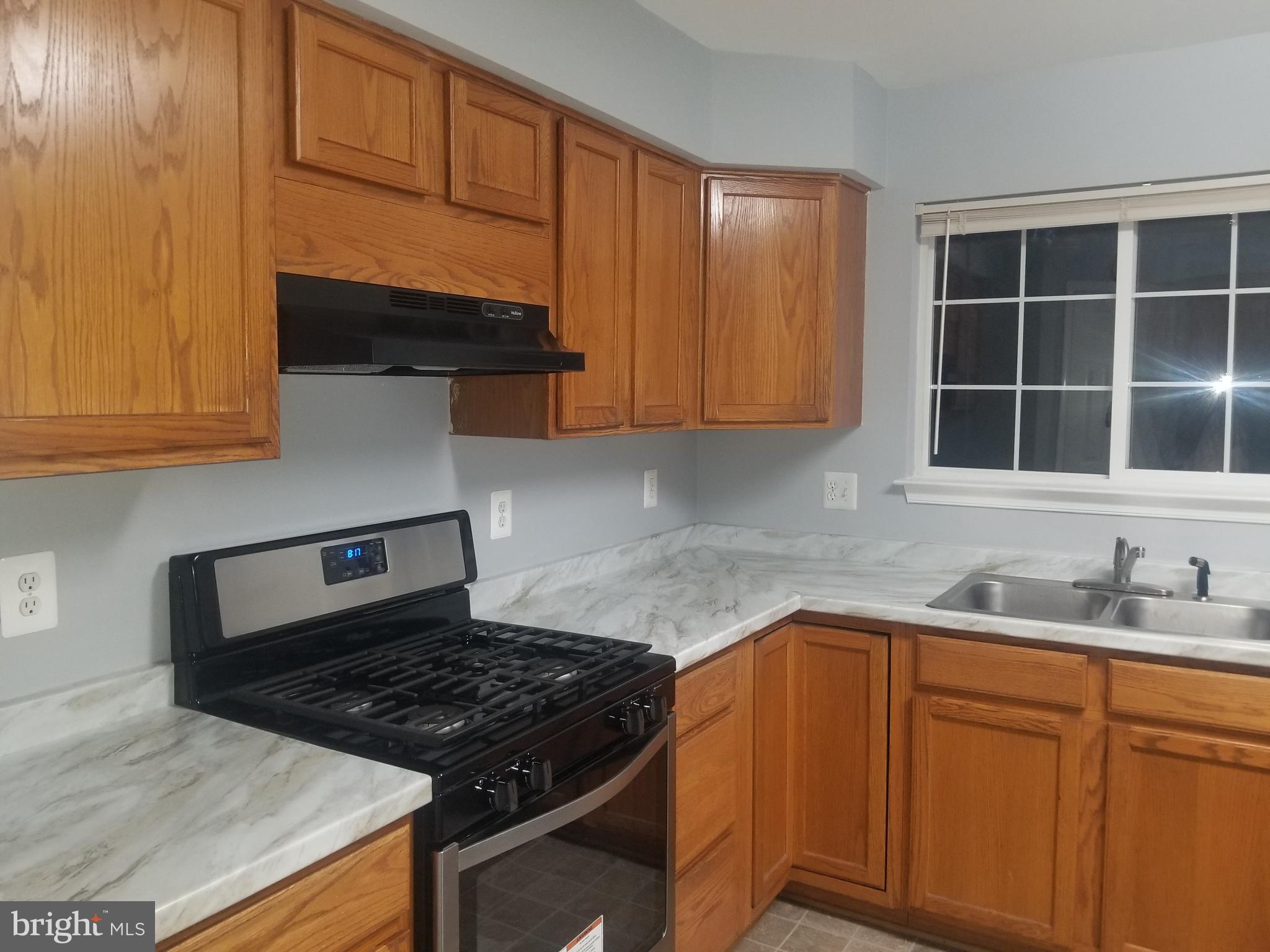 KNOLLS AT BULL RUN - Residential Lease