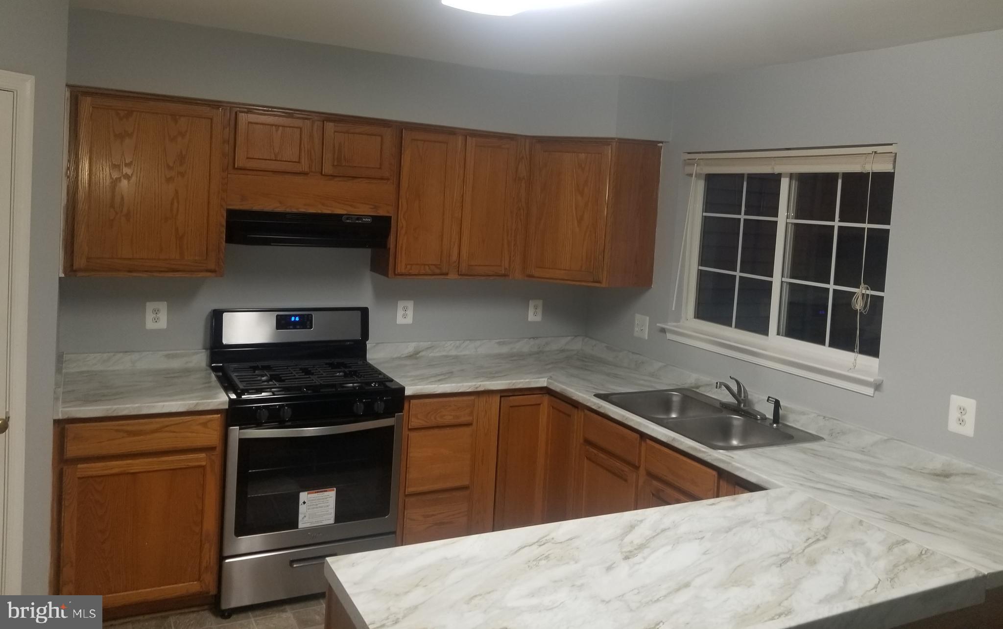 KNOLLS AT BULL RUN - Residential Lease