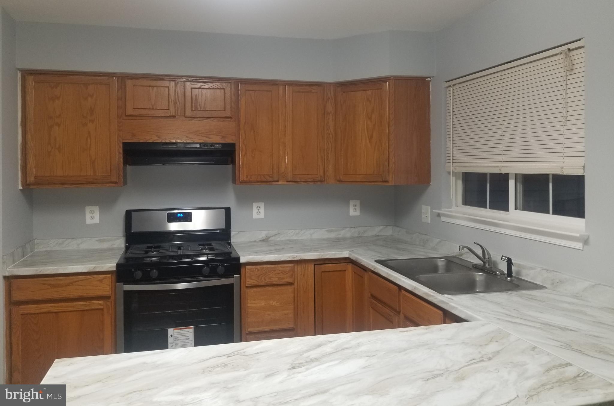 KNOLLS AT BULL RUN - Residential Lease