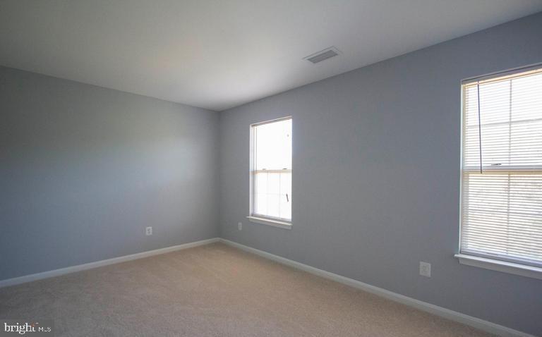 KNOLLS AT BULL RUN - Residential Lease