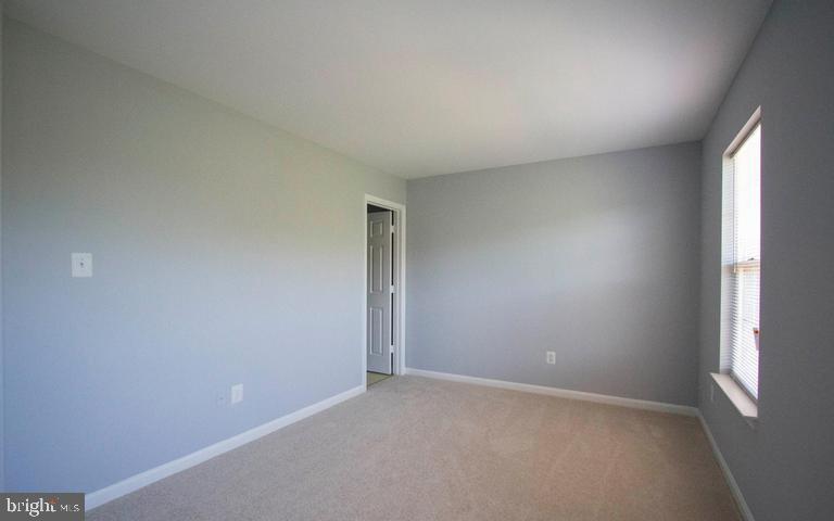 KNOLLS AT BULL RUN - Residential Lease