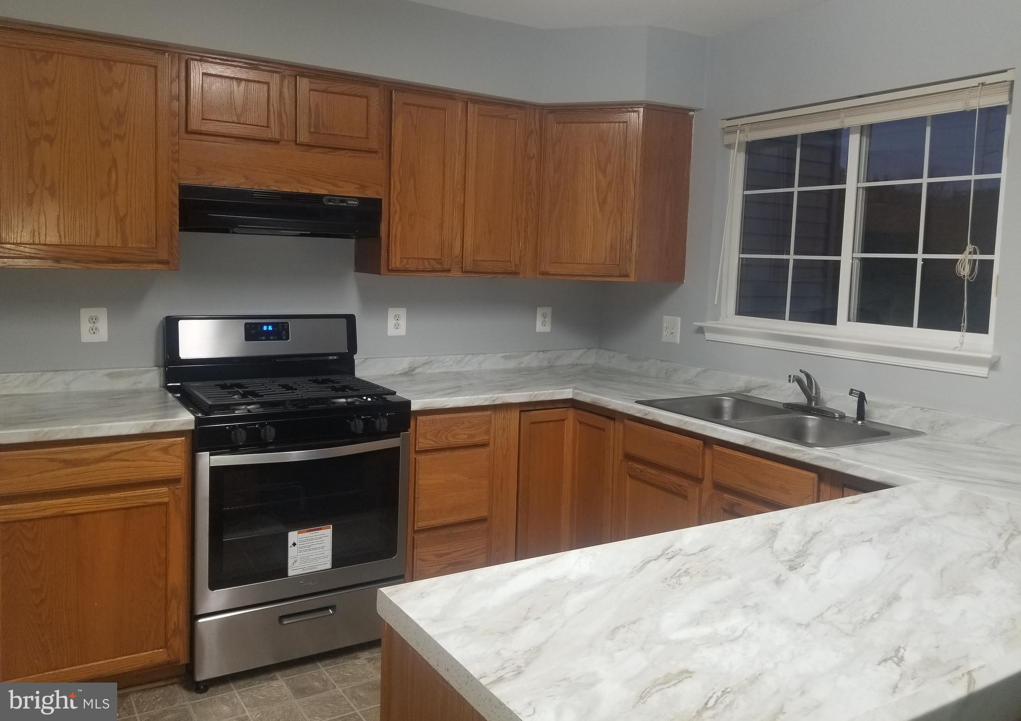 KNOLLS AT BULL RUN - Residential Lease