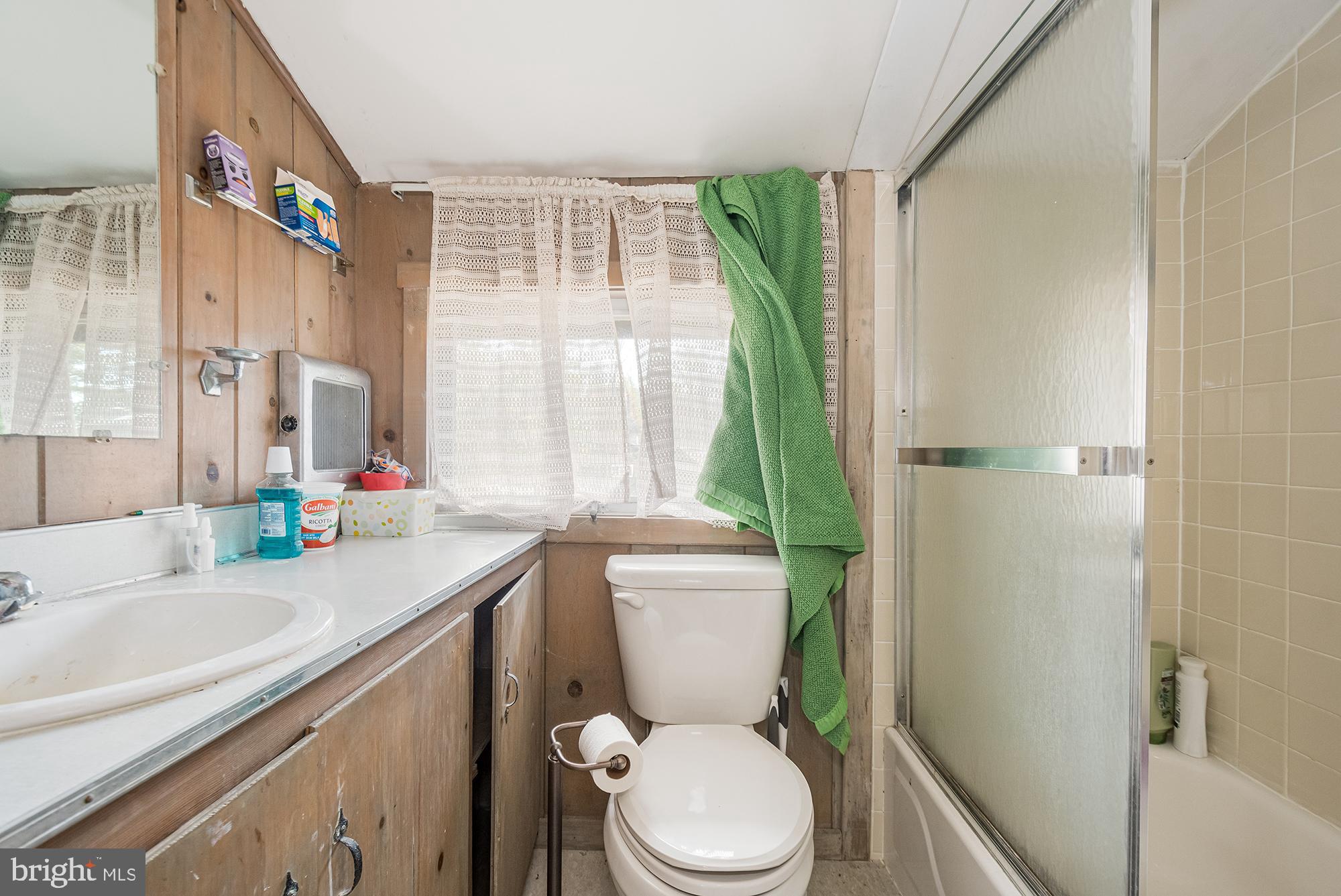 THOUSAND ACRES - Residential