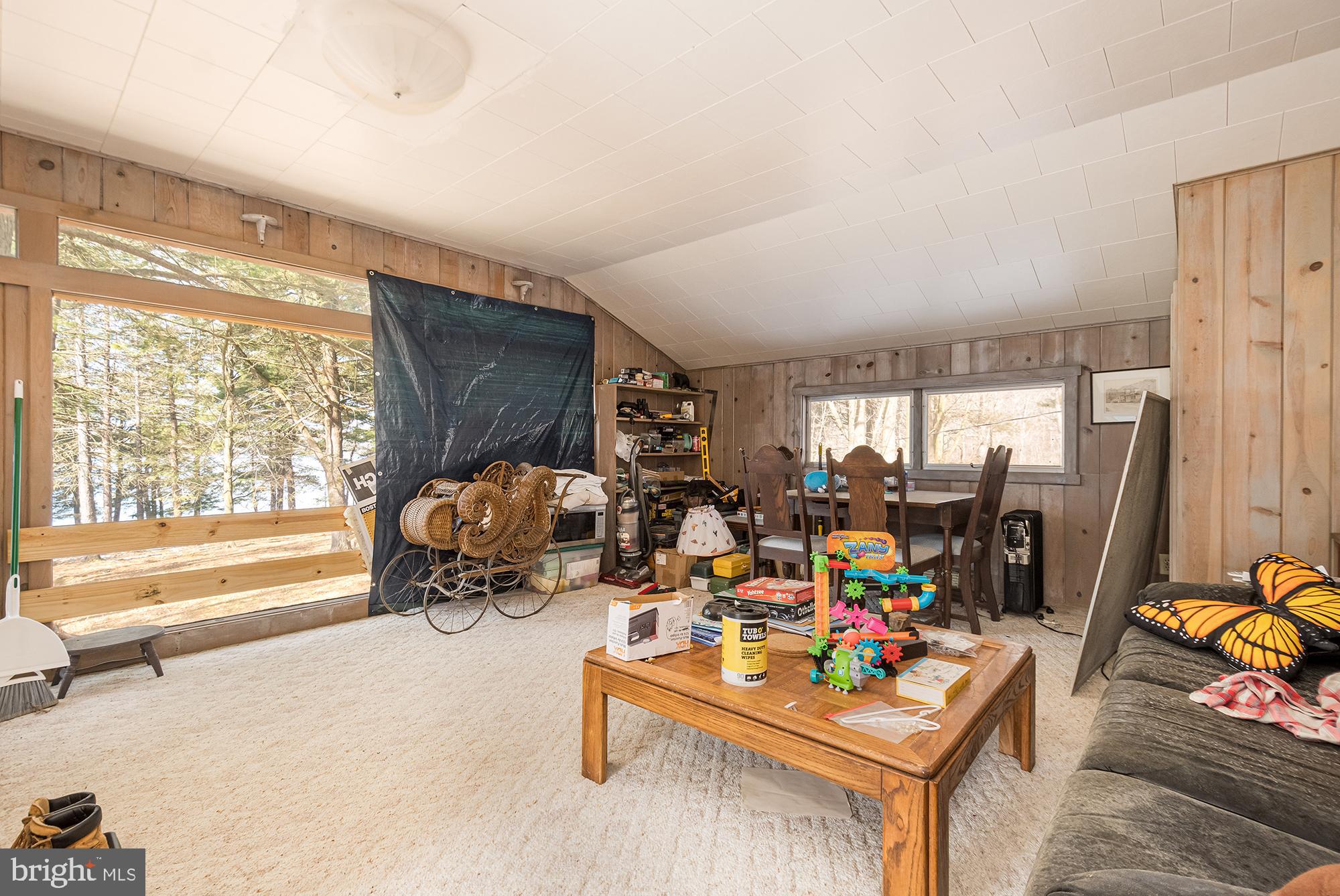 THOUSAND ACRES - Residential