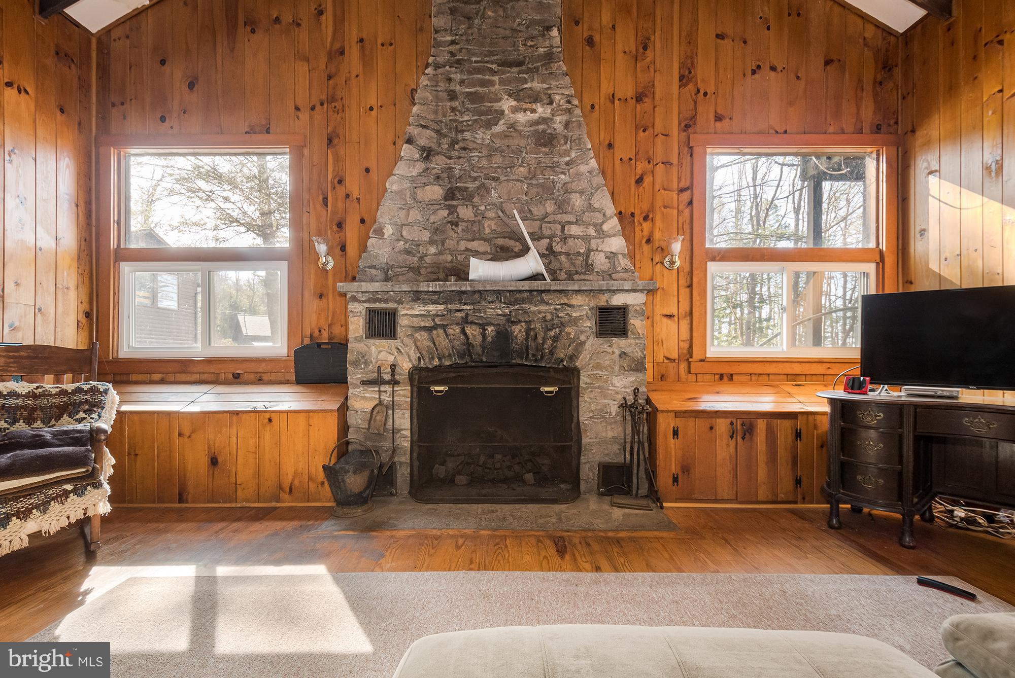 THOUSAND ACRES - Residential