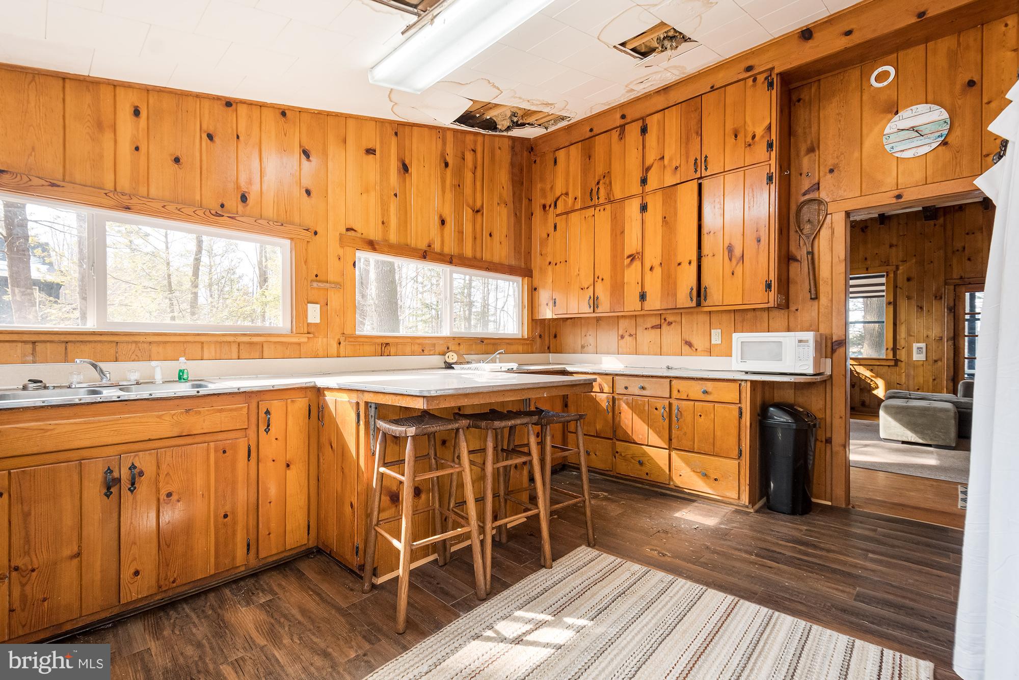 THOUSAND ACRES - Residential