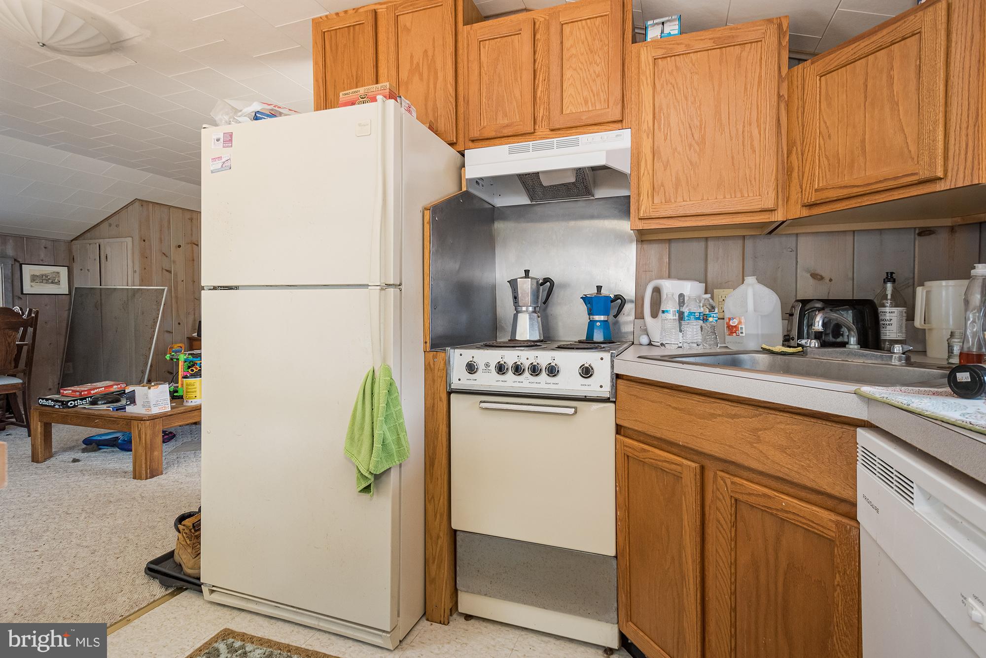 THOUSAND ACRES - Residential