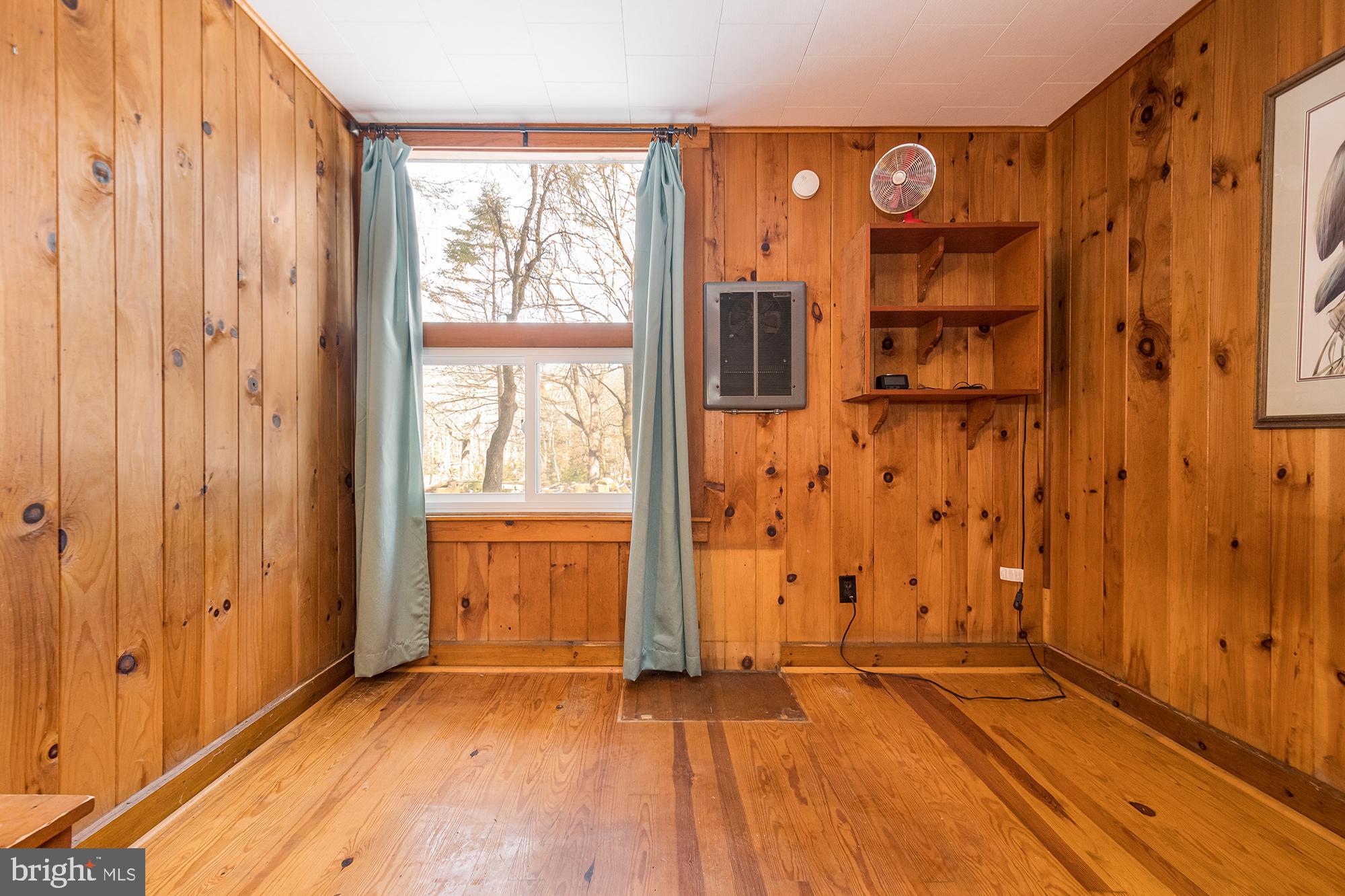 THOUSAND ACRES - Residential