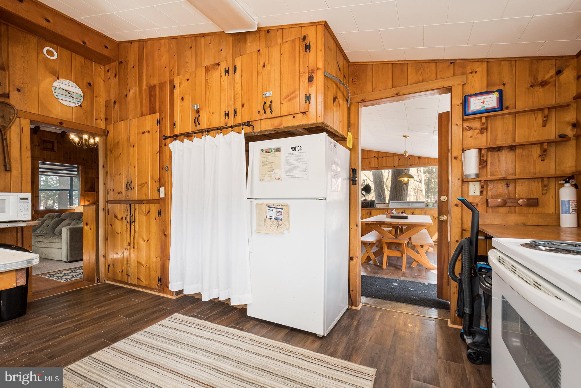 THOUSAND ACRES - Residential