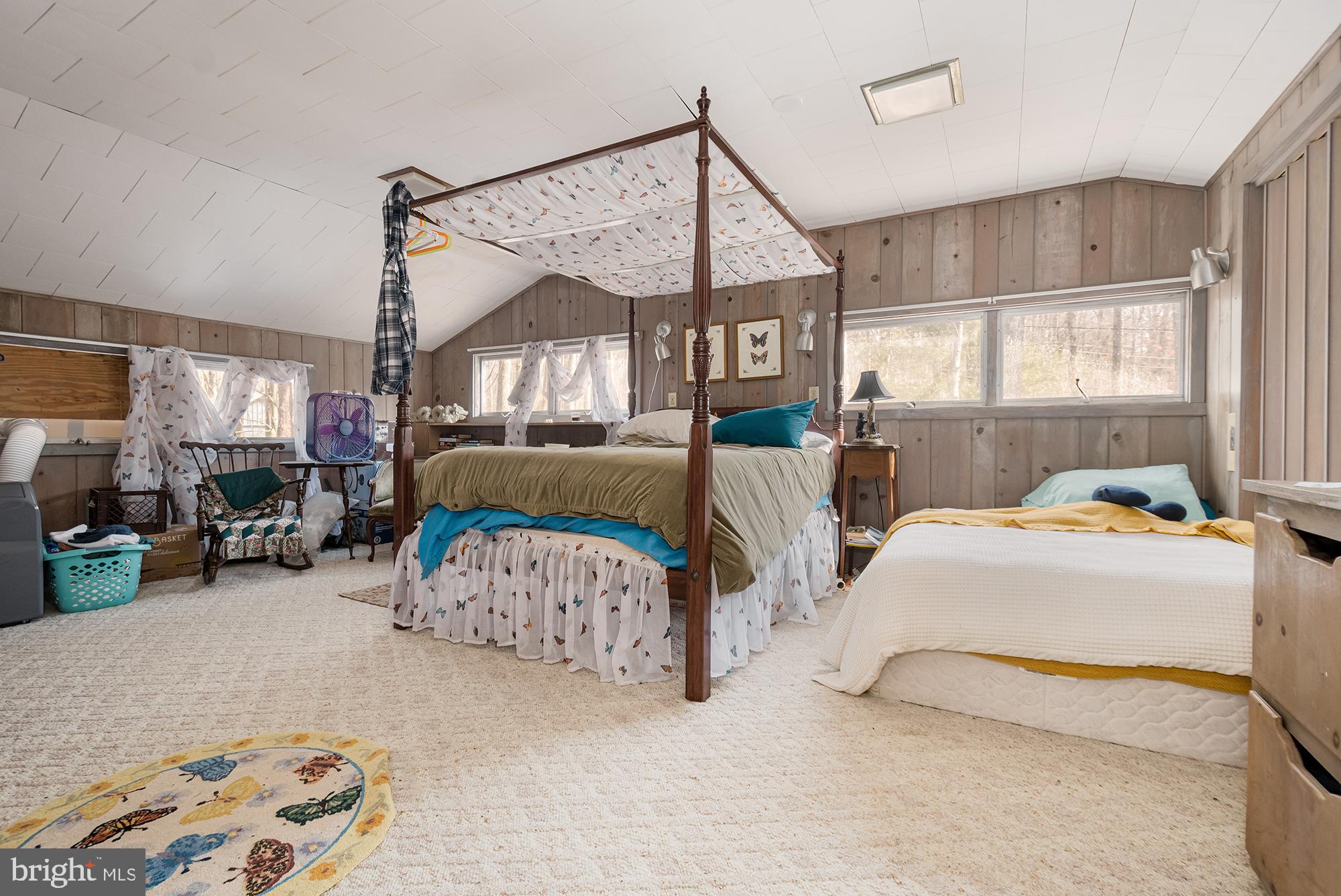 THOUSAND ACRES - Residential