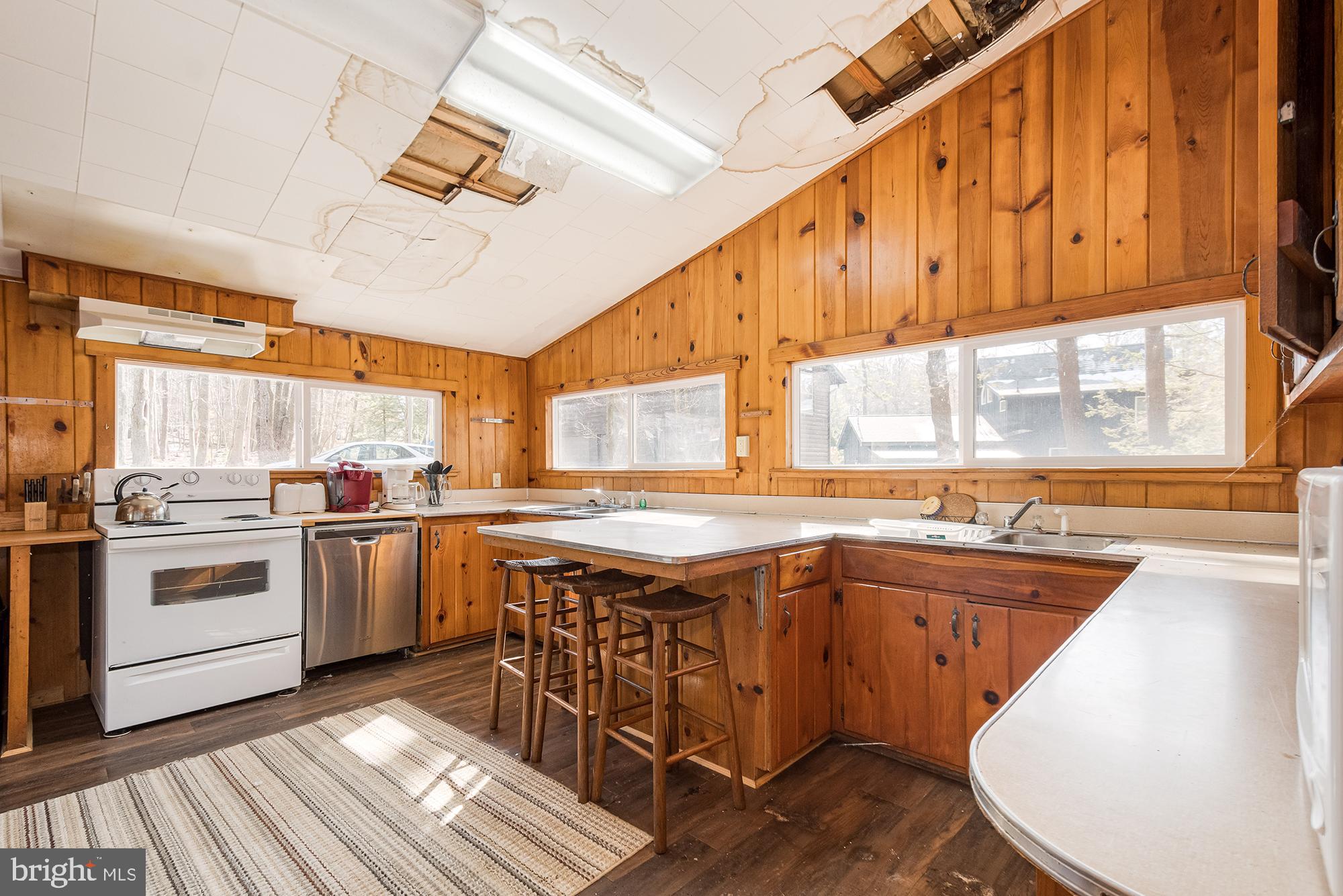 THOUSAND ACRES - Residential