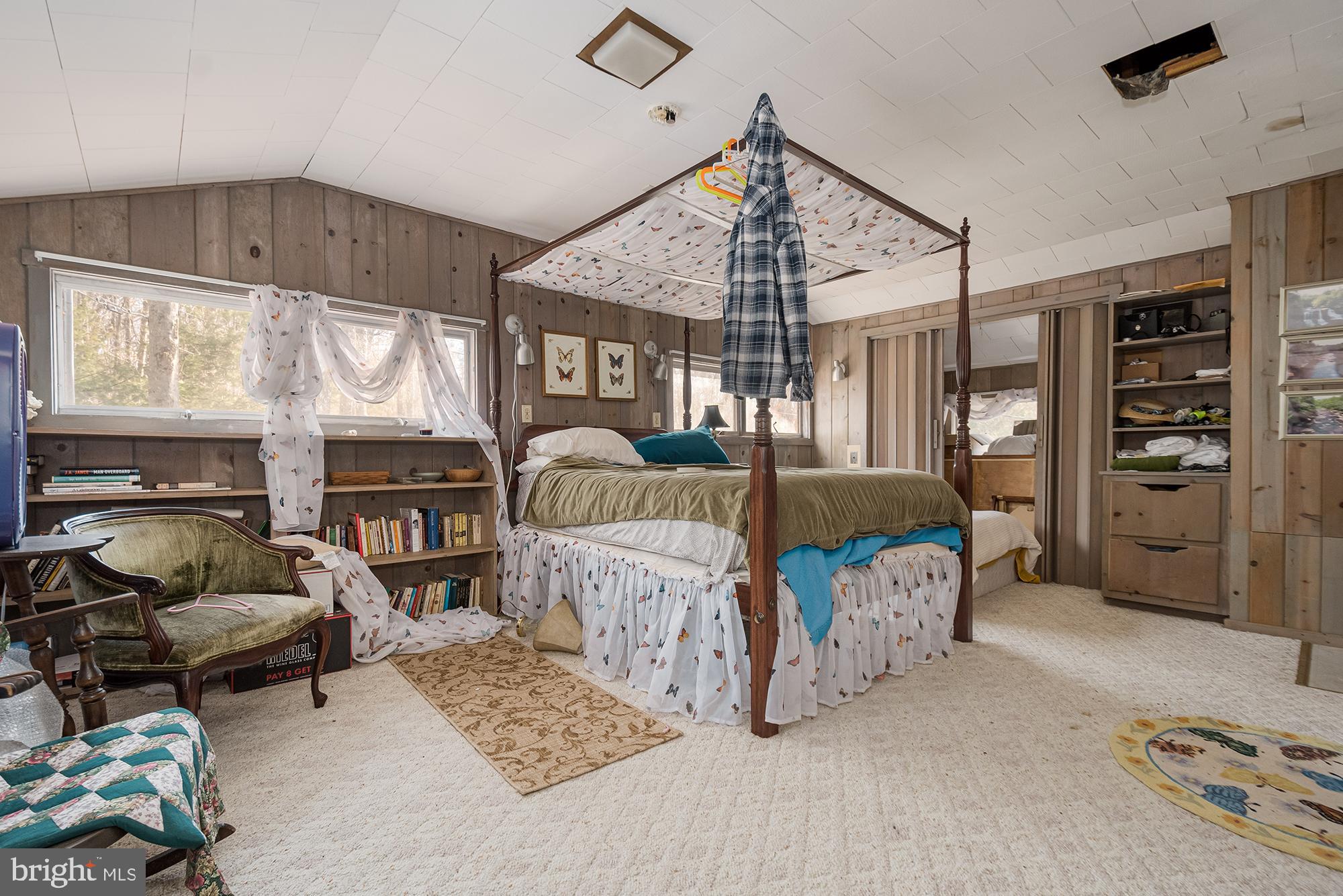 THOUSAND ACRES - Residential