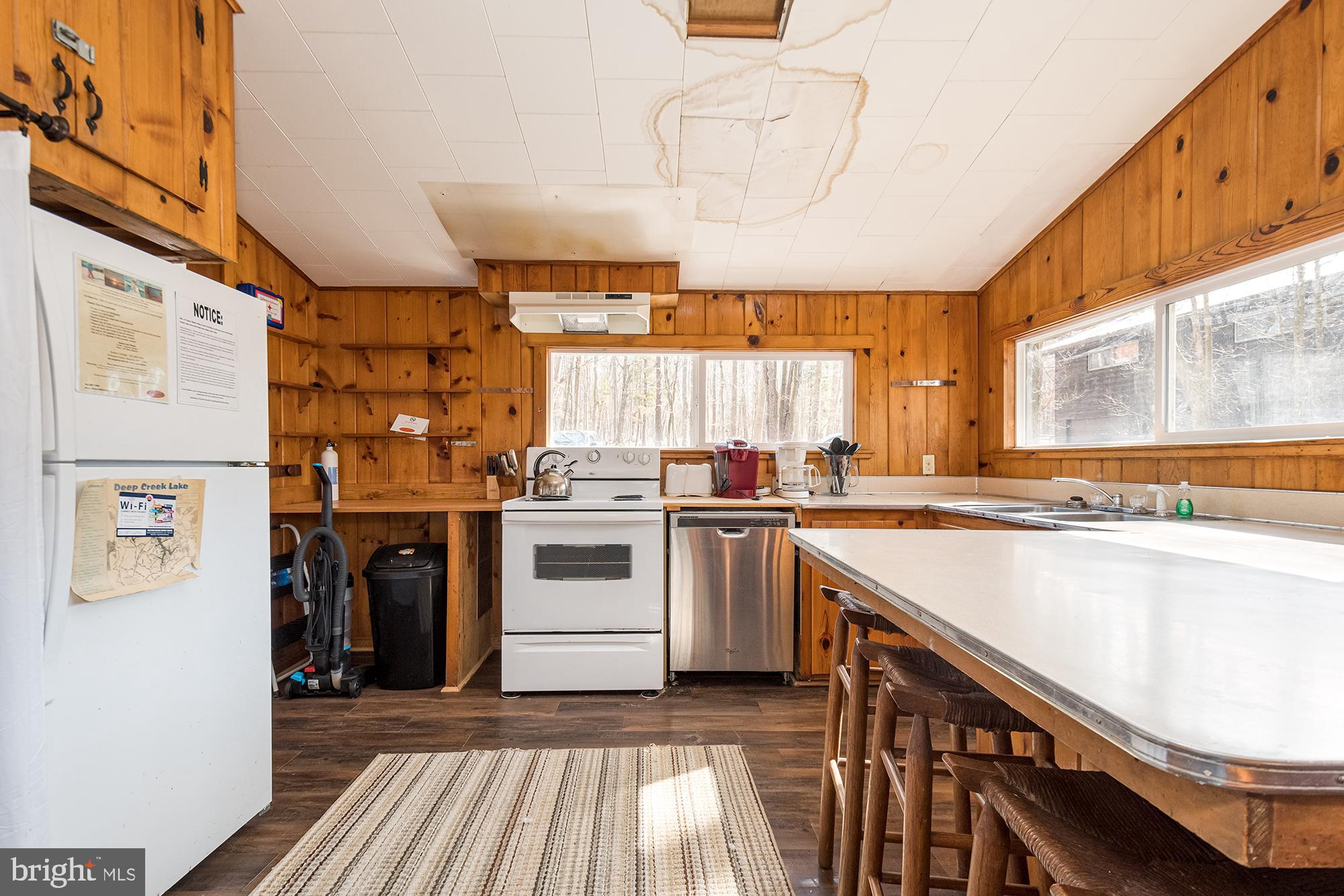 THOUSAND ACRES - Residential