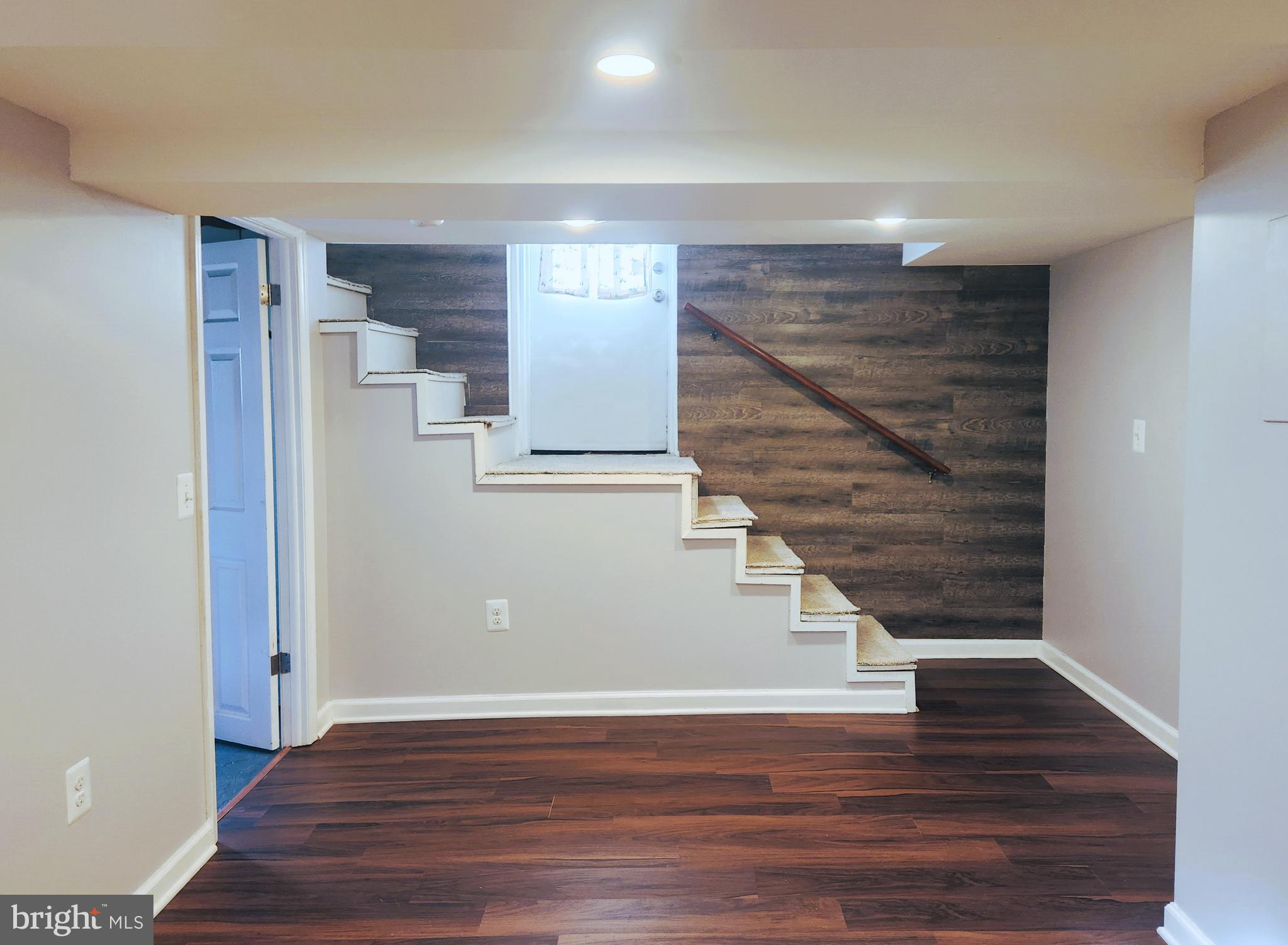 ELMWOOD - Residential