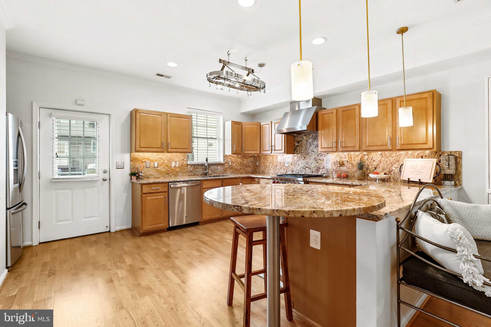 LOCUST POINT - Residential