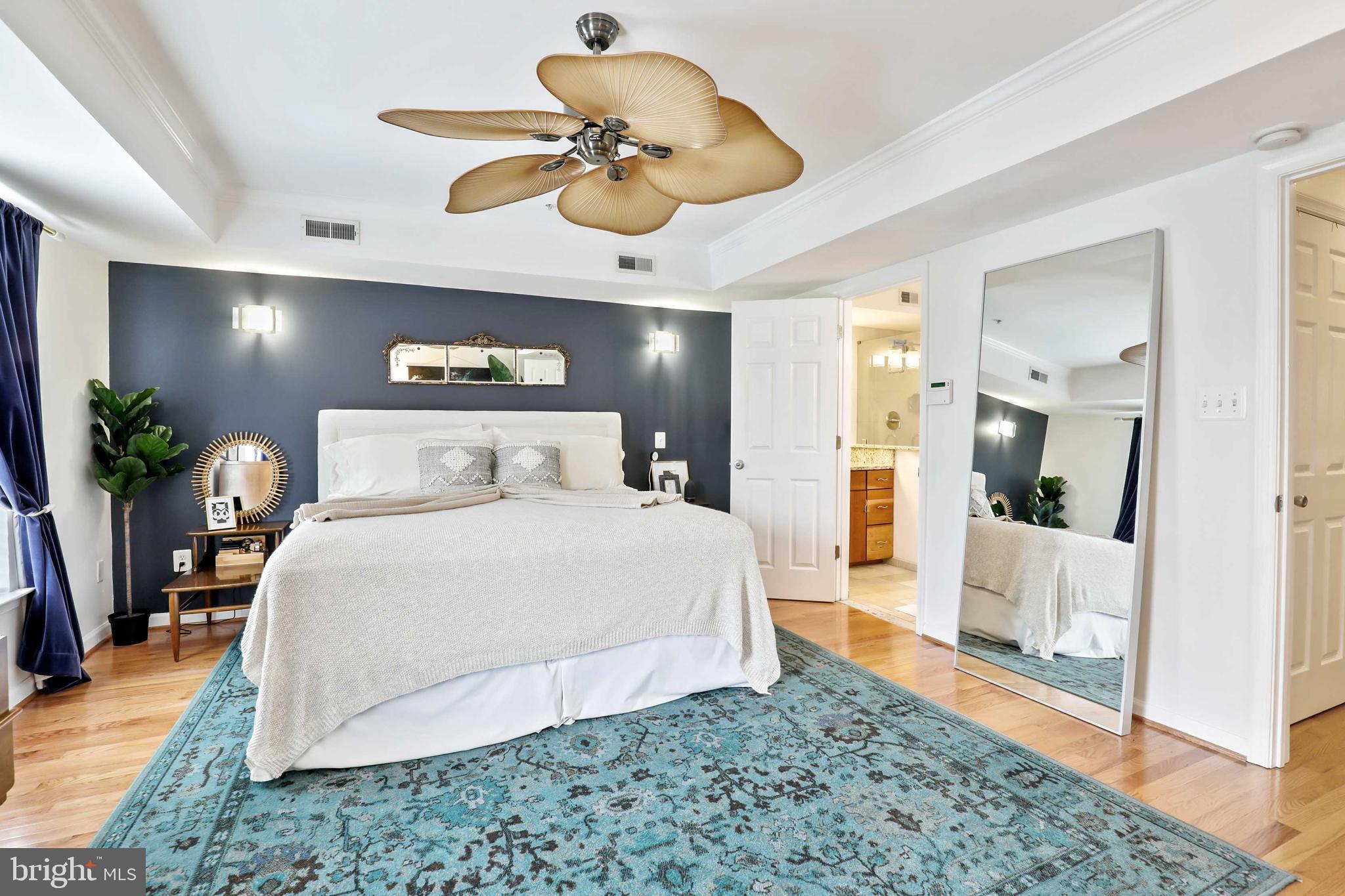 LOCUST POINT - Residential