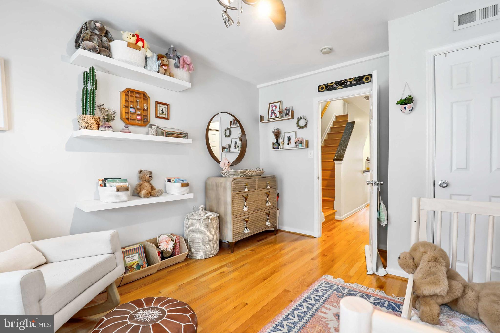 LOCUST POINT - Residential