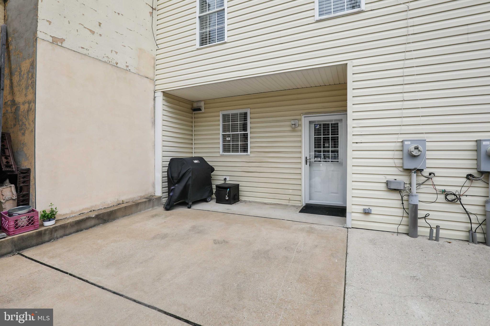 LOCUST POINT - Residential