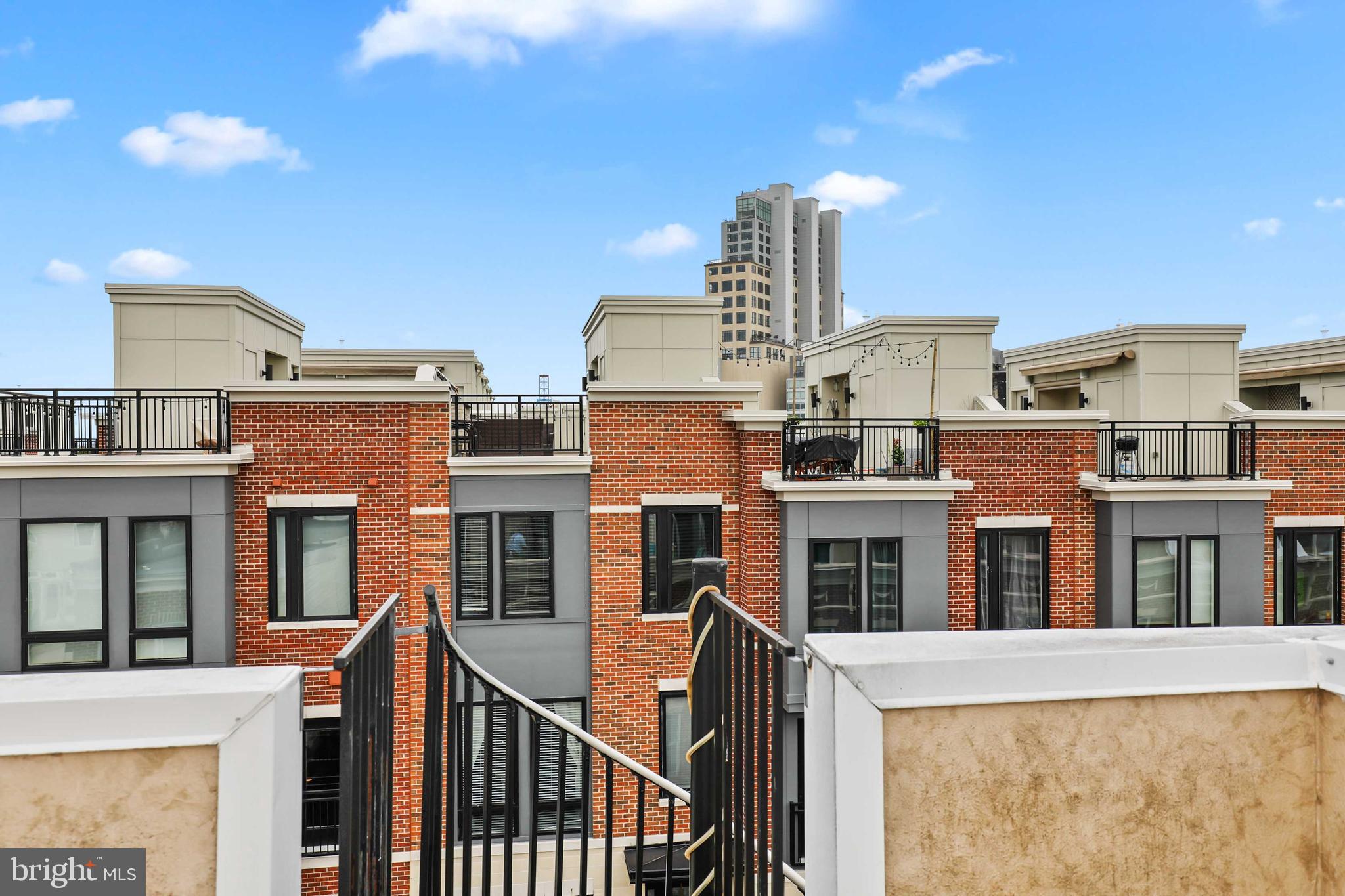 LOCUST POINT - Residential