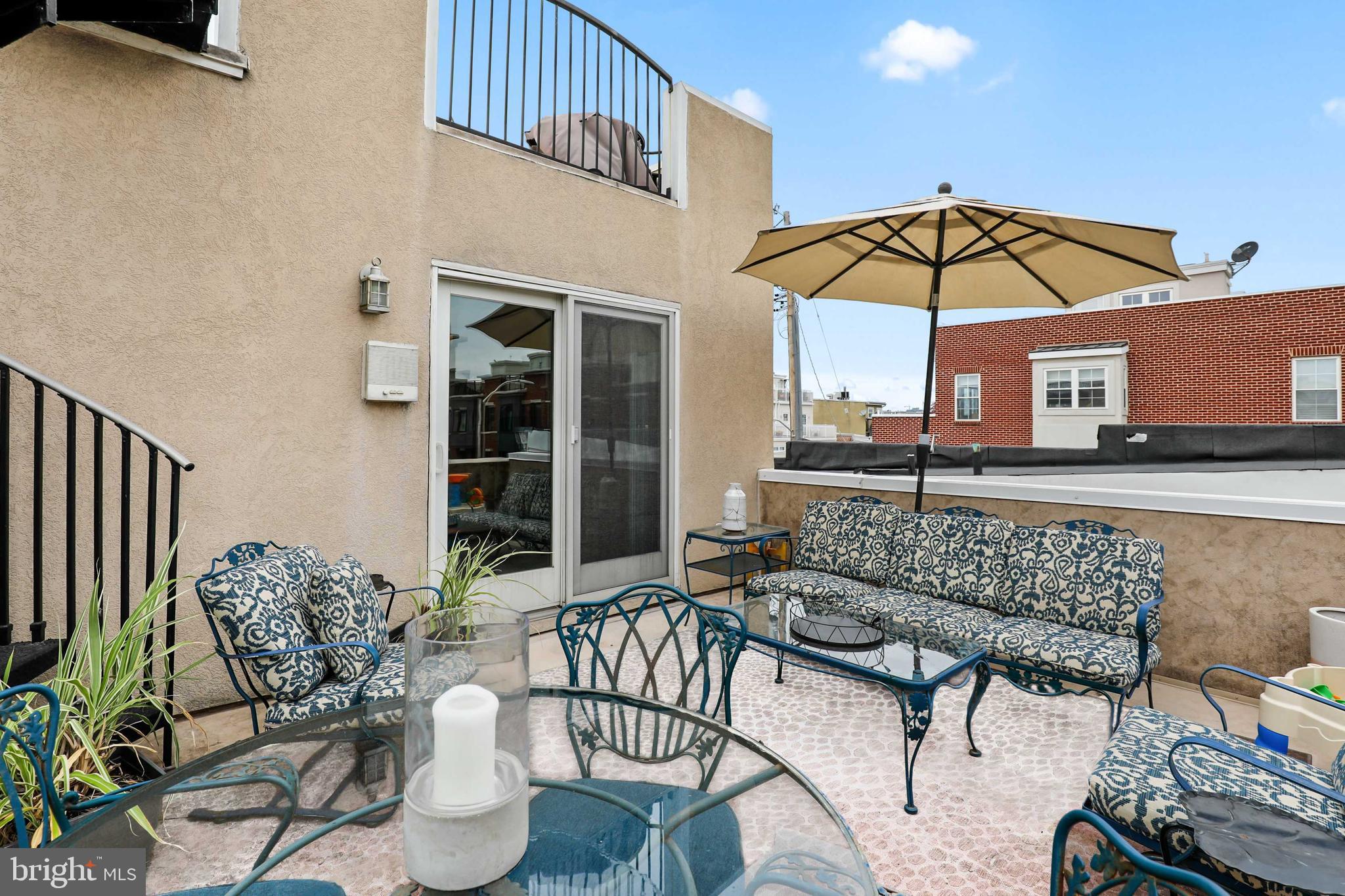 LOCUST POINT - Residential