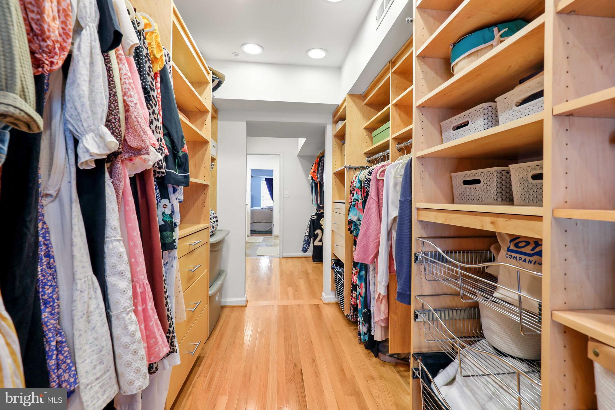 LOCUST POINT - Residential