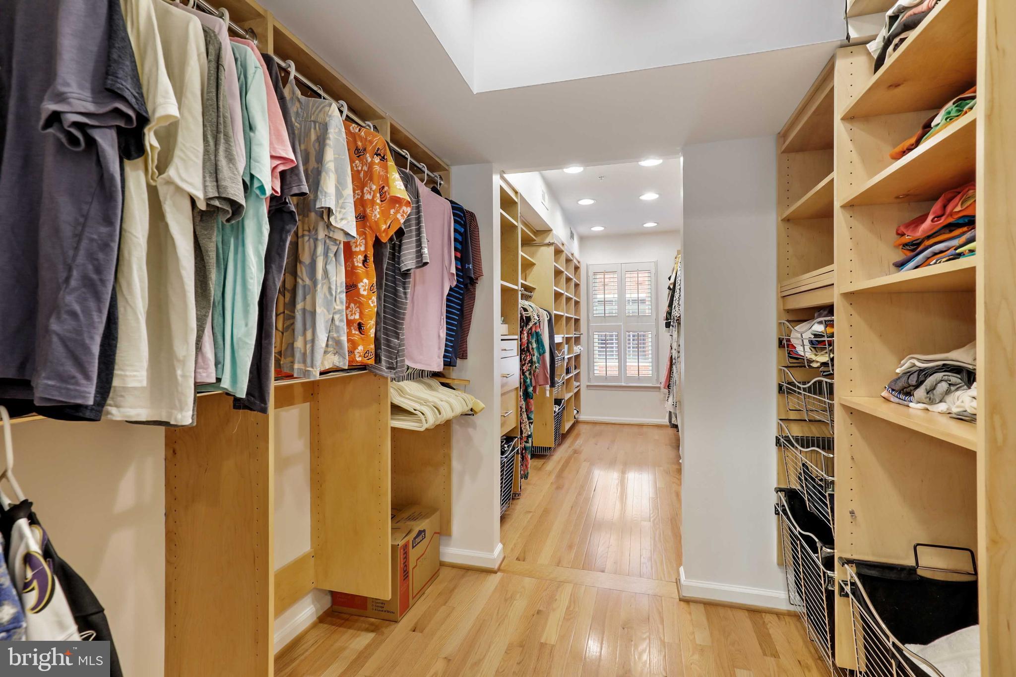 LOCUST POINT - Residential