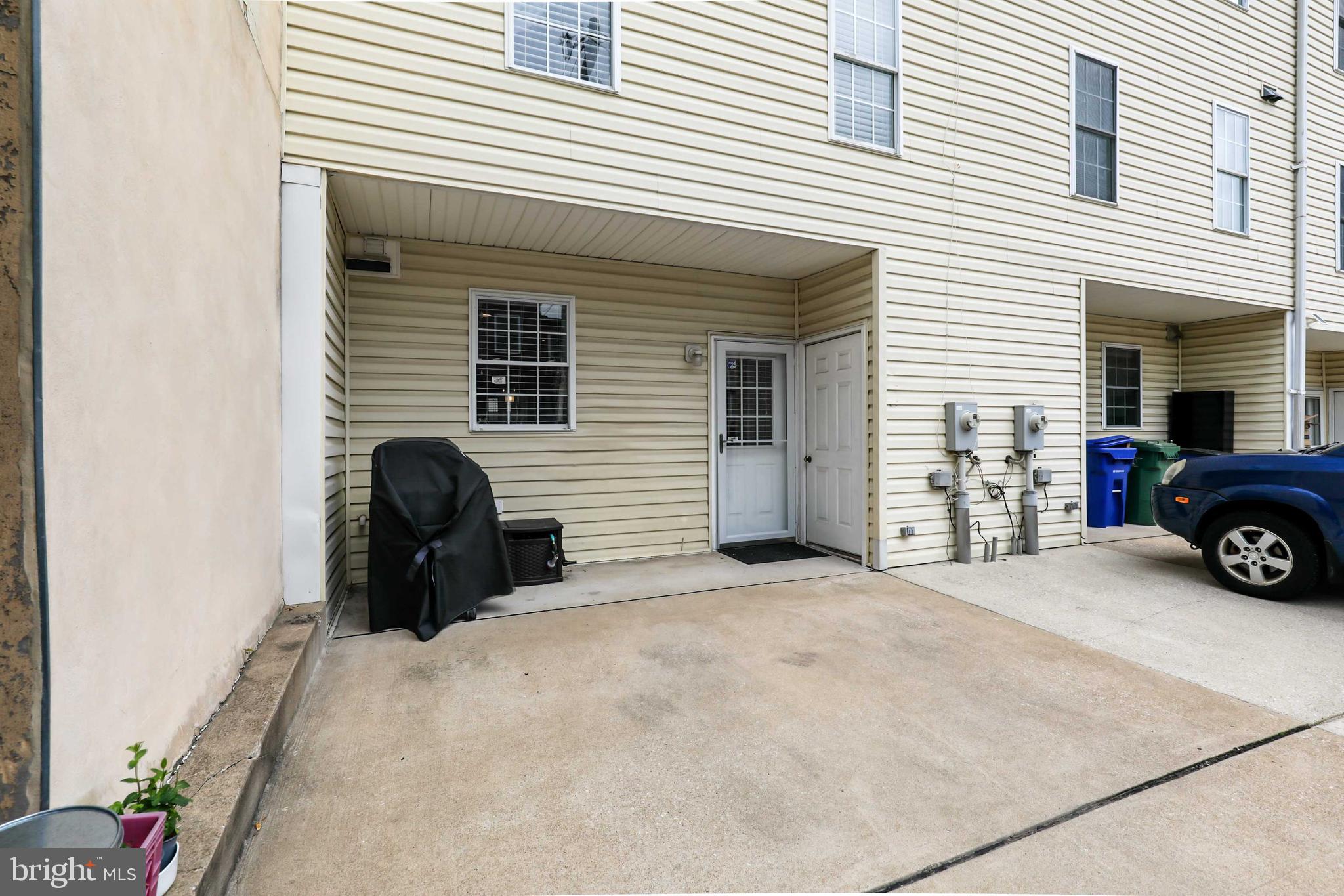 LOCUST POINT - Residential