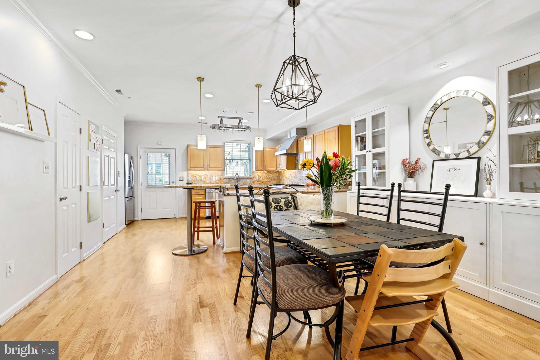 LOCUST POINT - Residential