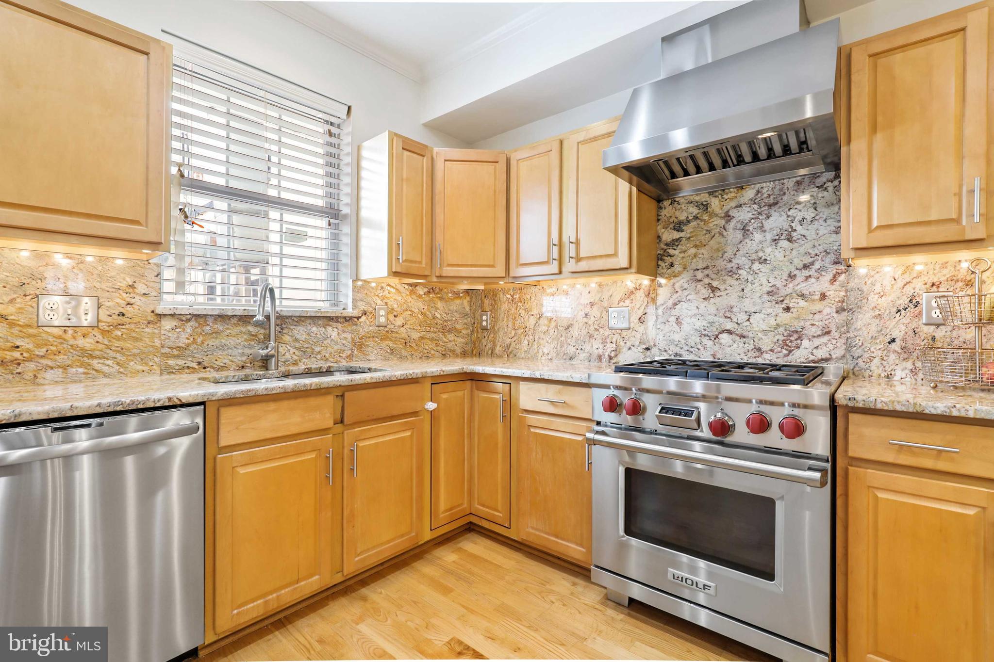 LOCUST POINT - Residential