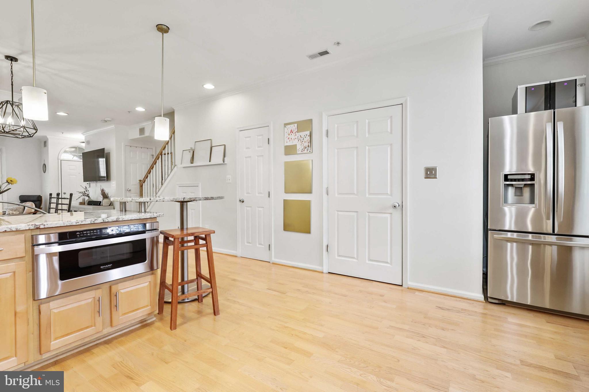 LOCUST POINT - Residential