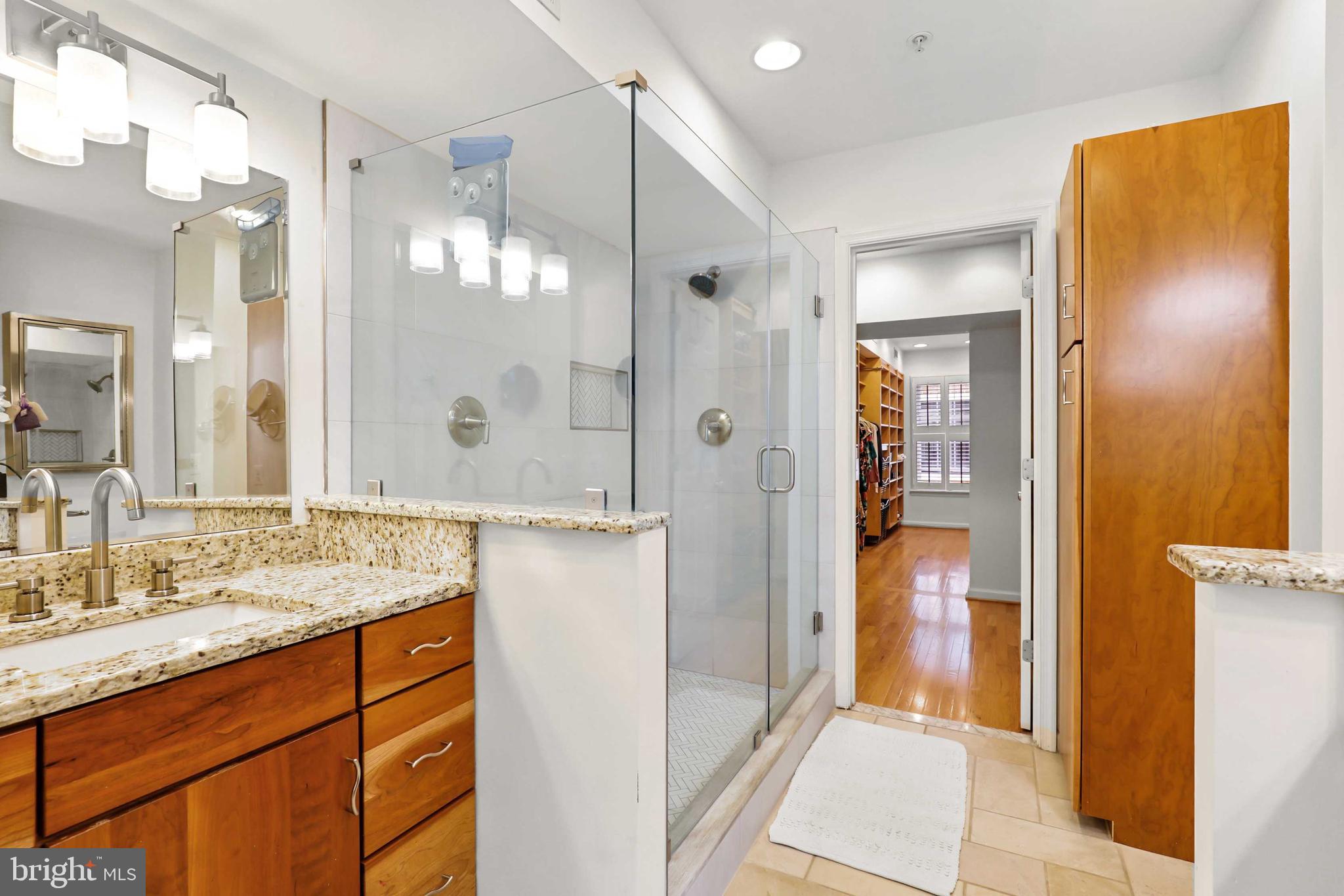 LOCUST POINT - Residential