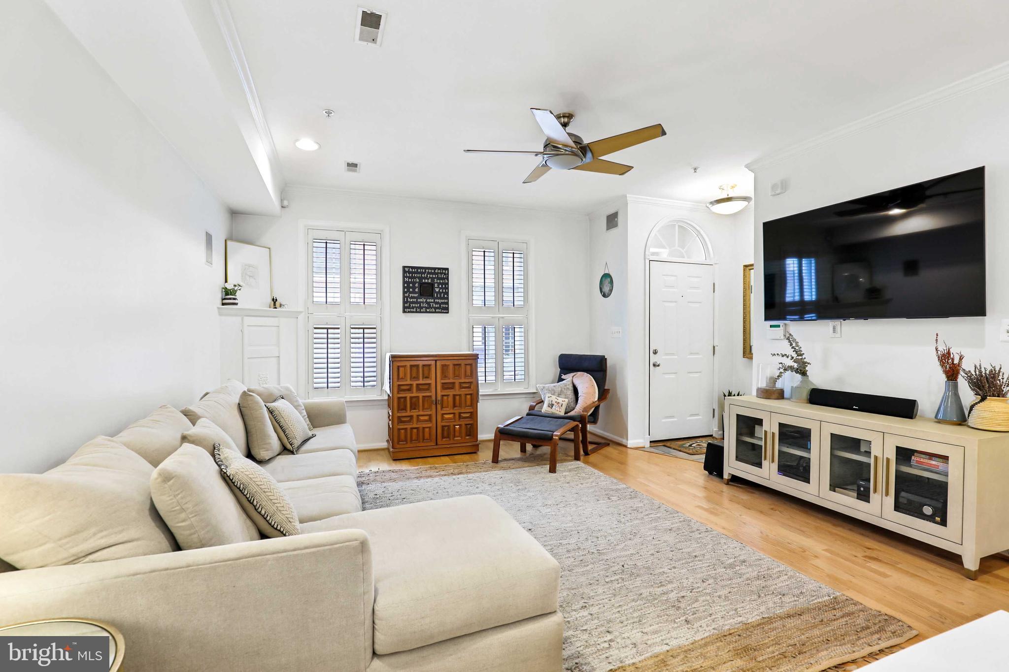 LOCUST POINT - Residential