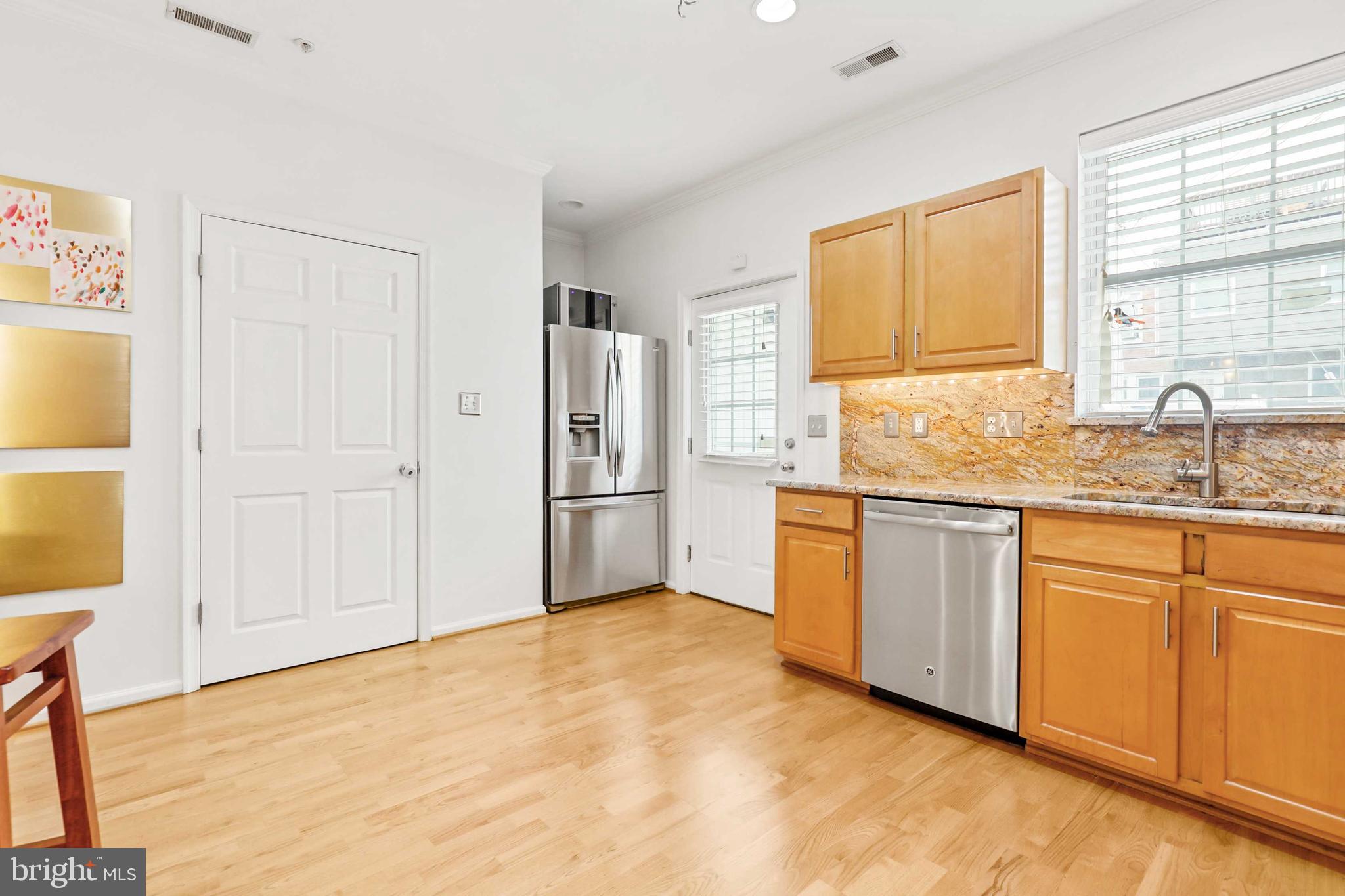 LOCUST POINT - Residential