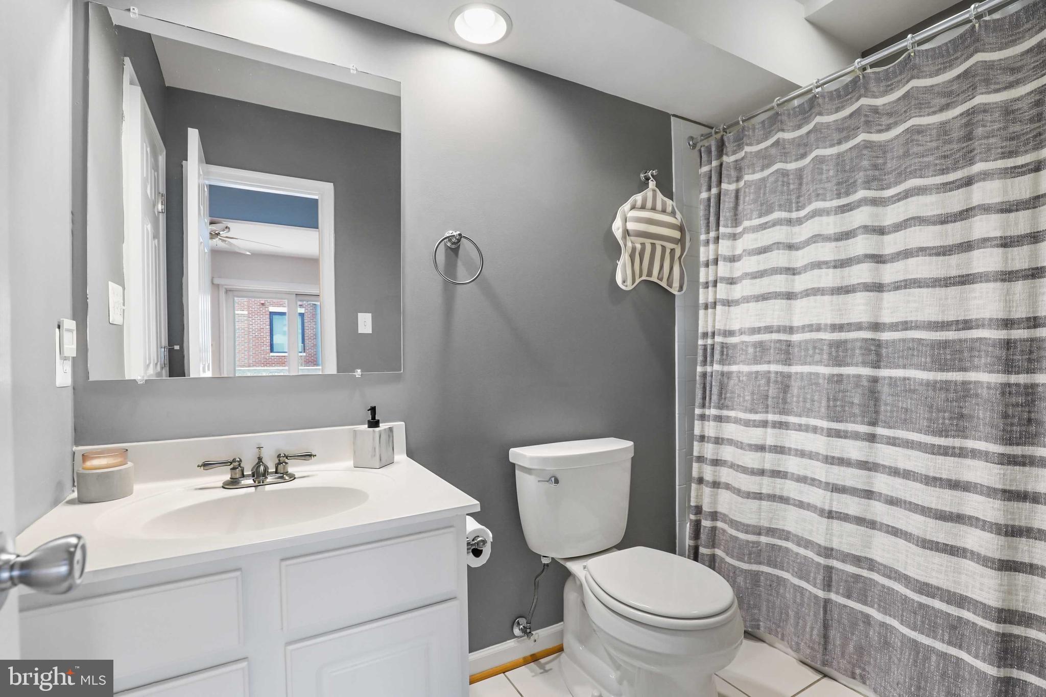 LOCUST POINT - Residential