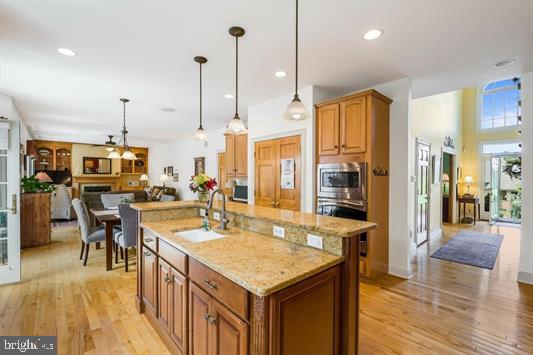 LAKE POINTE - Residential