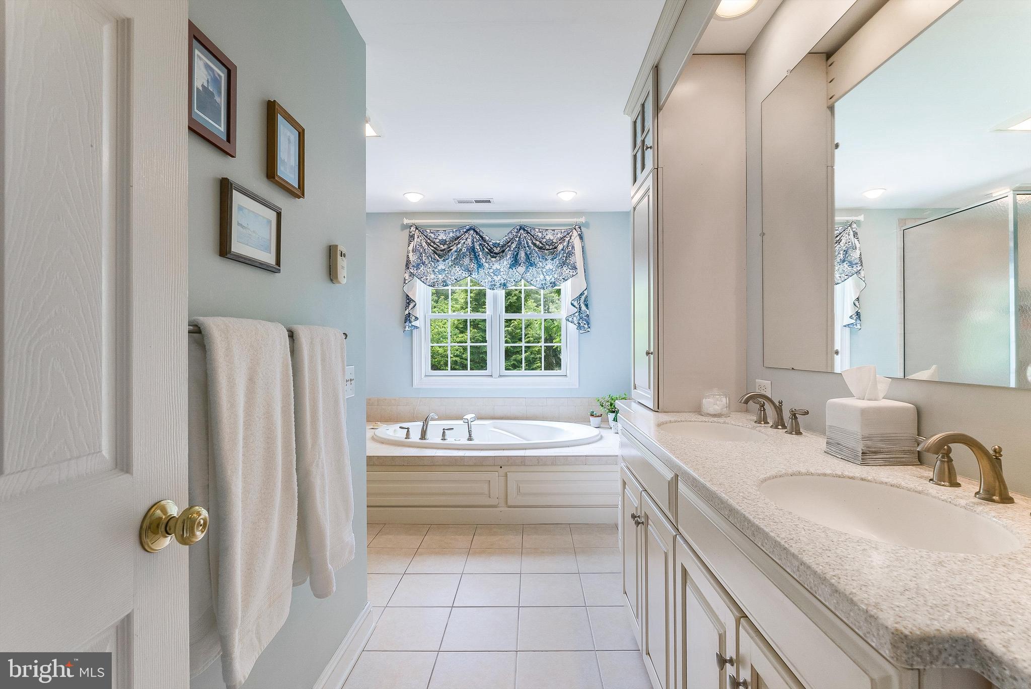 LAKE POINTE - Residential