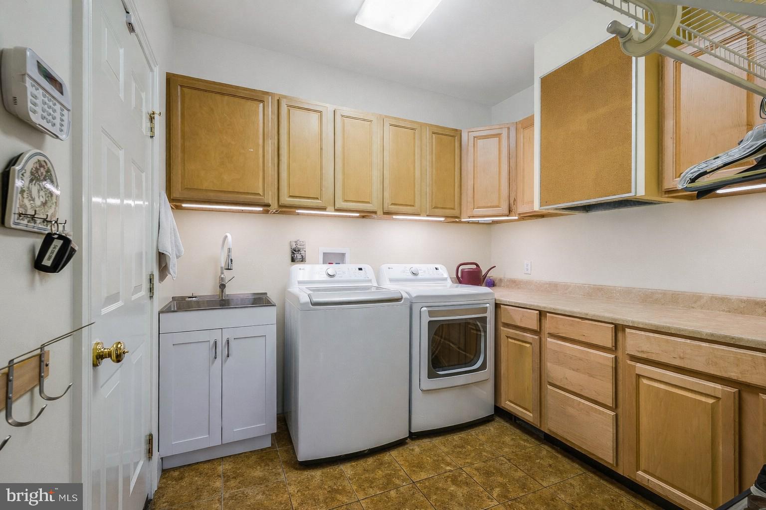 LAKE POINTE - Residential