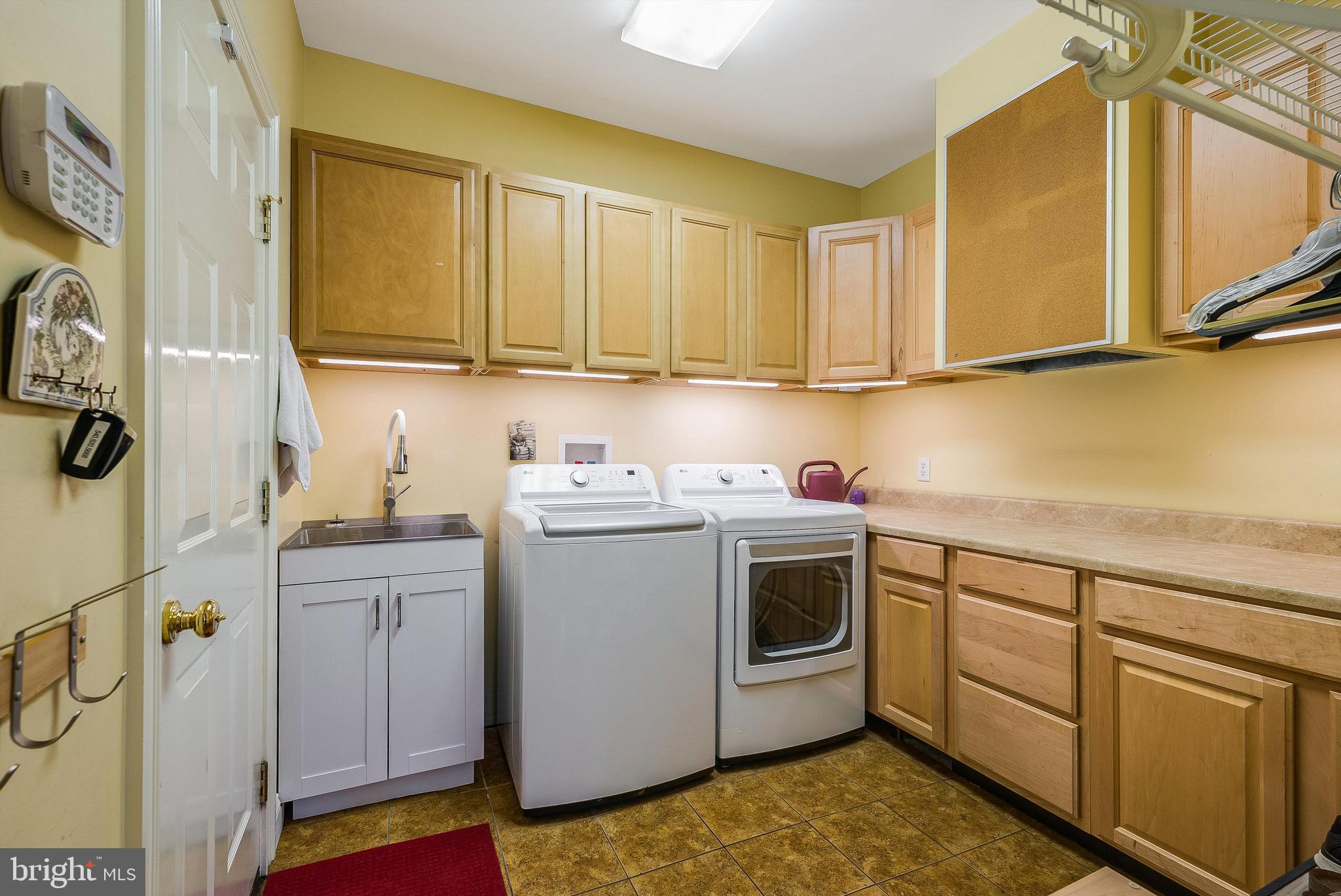 LAKE POINTE - Residential