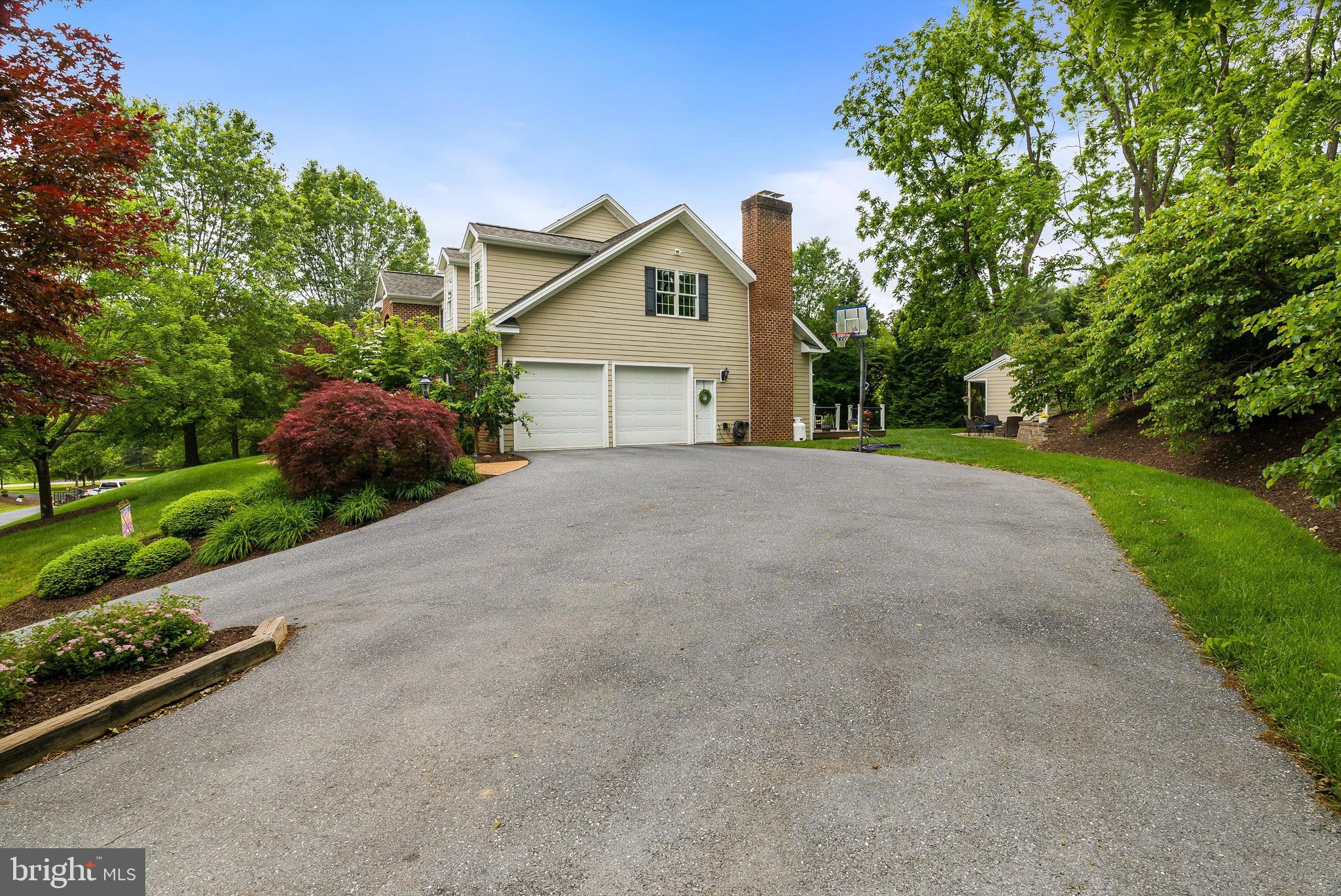 LAKE POINTE - Residential