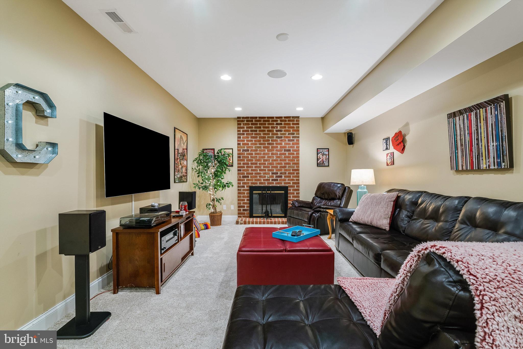 LAKE POINTE - Residential