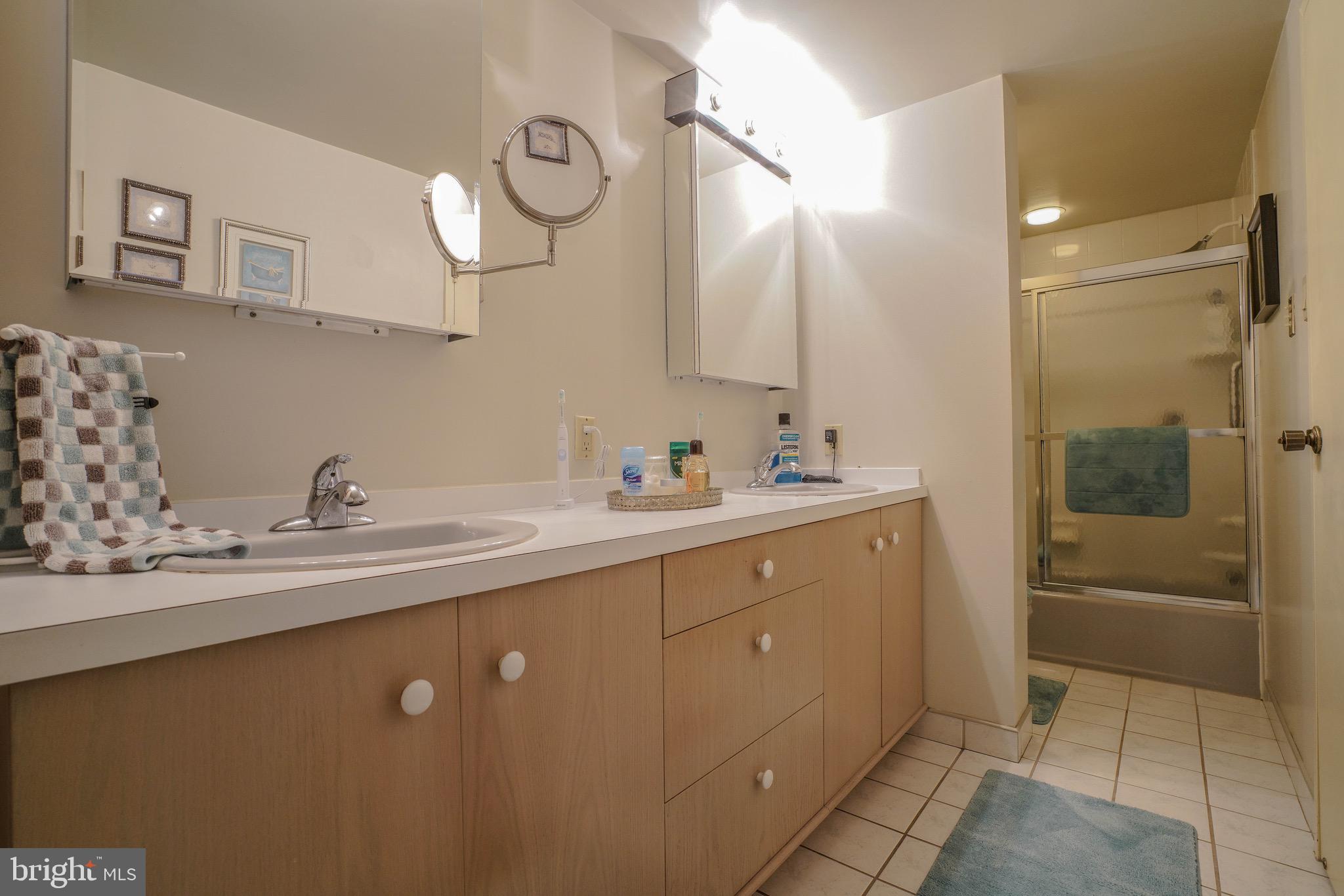 BAKERS BAY CONDOMINIUMS - Residential
