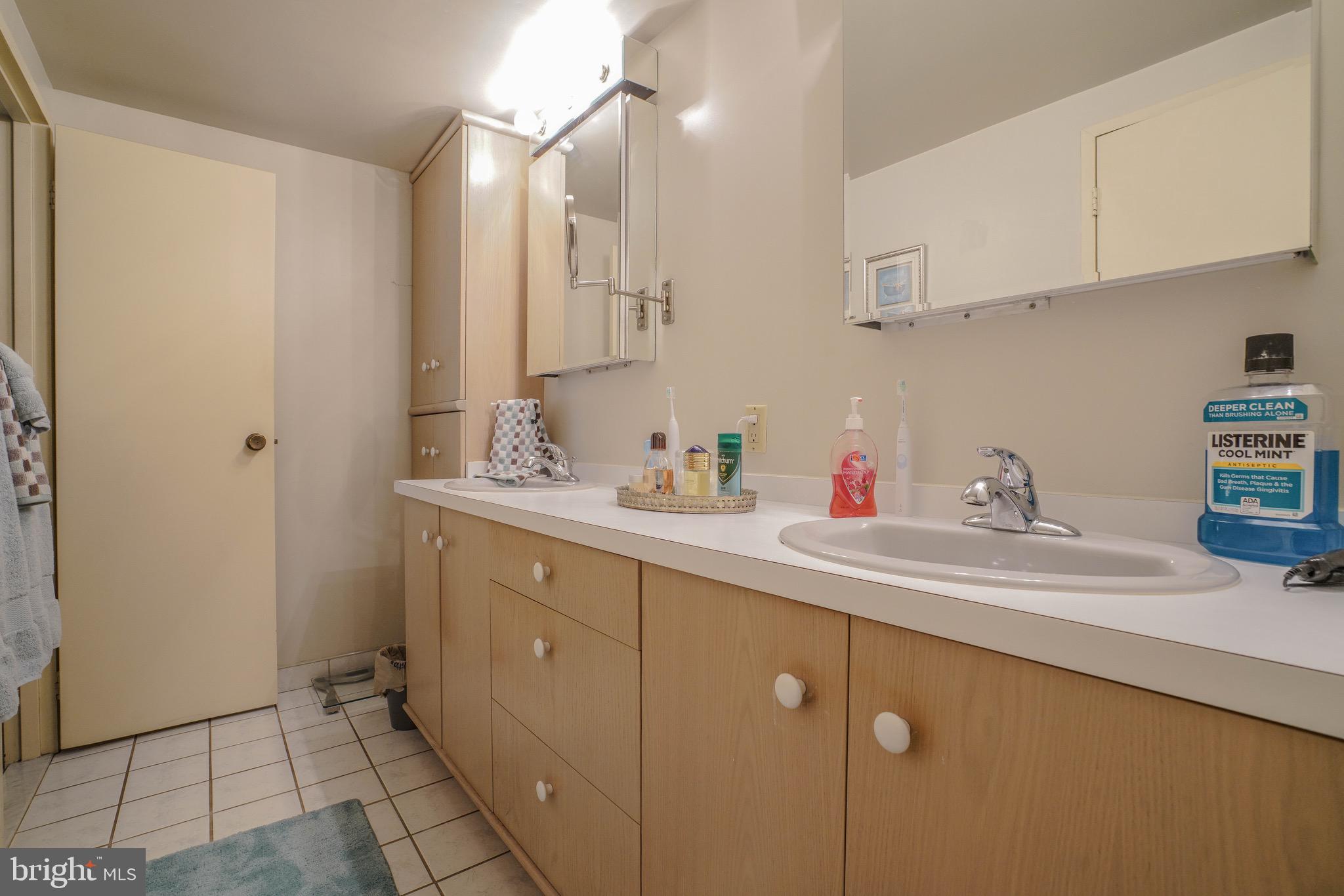 BAKERS BAY CONDOMINIUMS - Residential