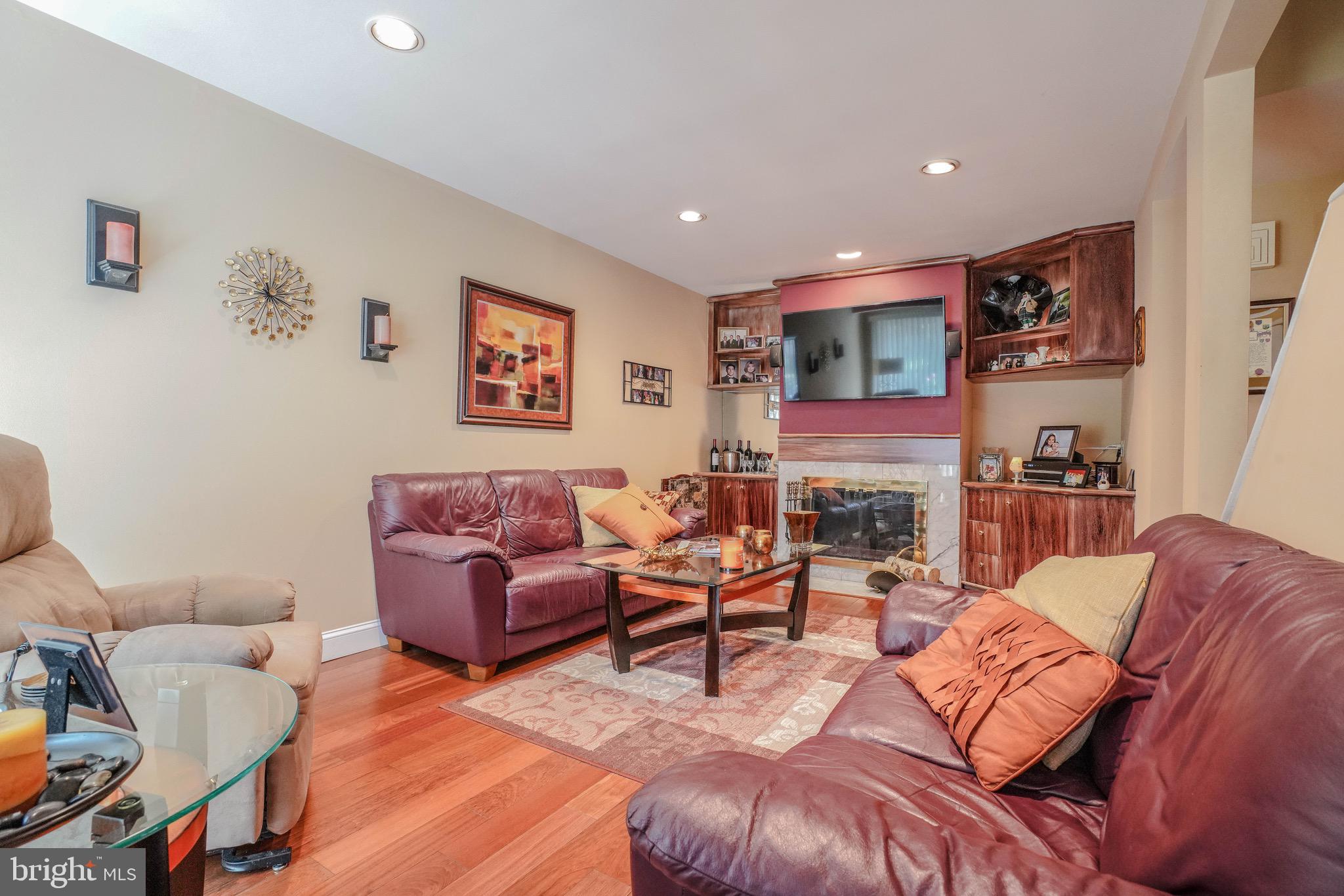 BAKERS BAY CONDOMINIUMS - Residential